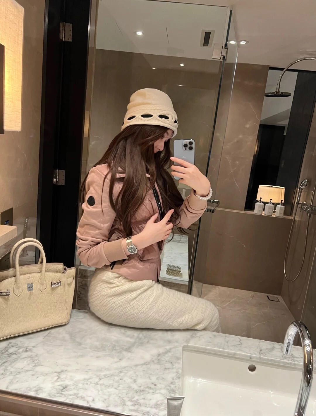 NO:587981,This cold hat is a plus!!!,,hats,alexander wang19860909这顶冷帽 太加分 !!!,,hats,alexander wang,Women's clothing