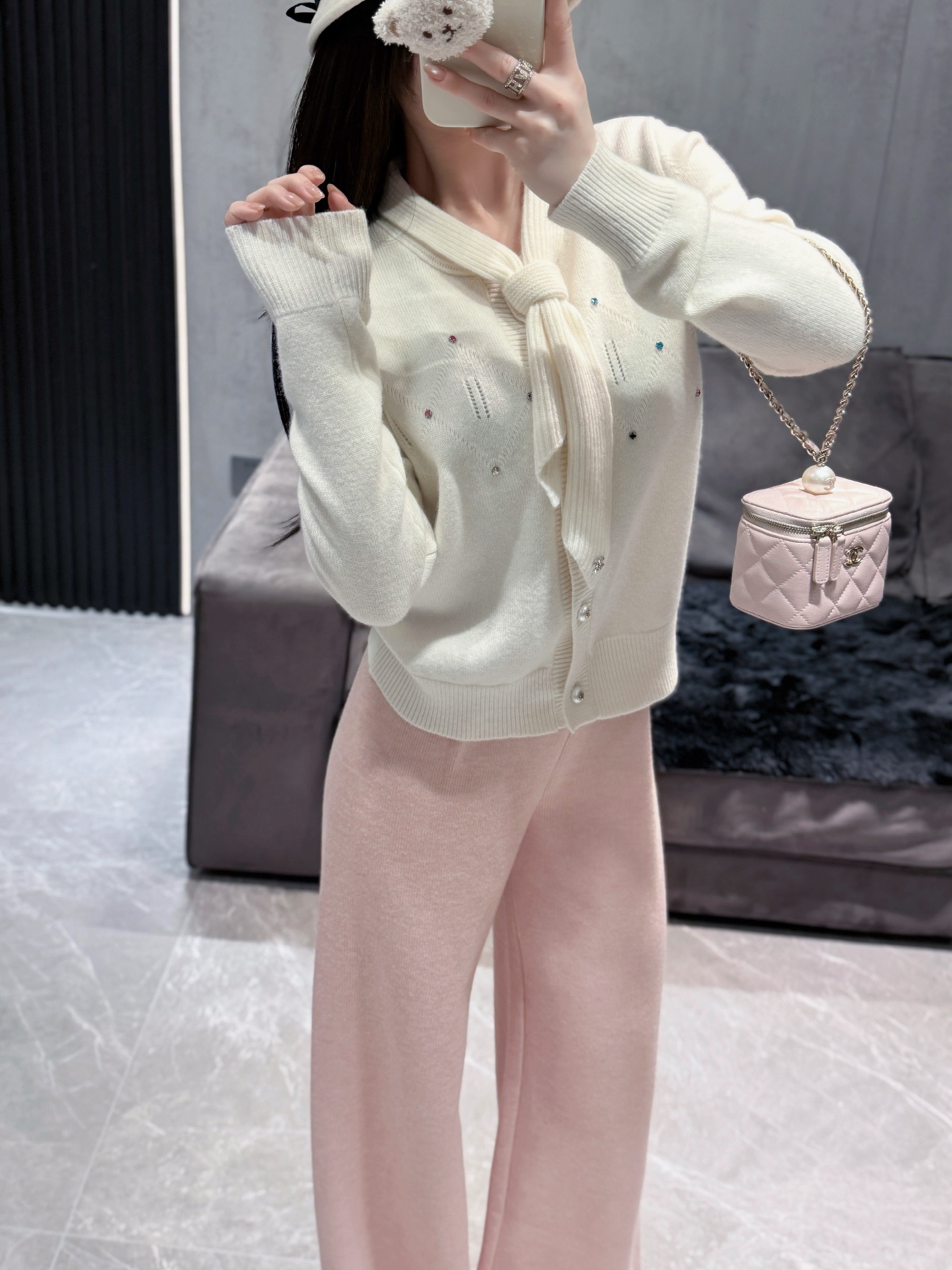 NO:589269,The look of our own model is elegant and generous, with a good aesthetic that does not conflict with clothes, alexander wang19860909自家模特look 优雅大方 不撞衫的好审美,,alexander wang,Women's clothing