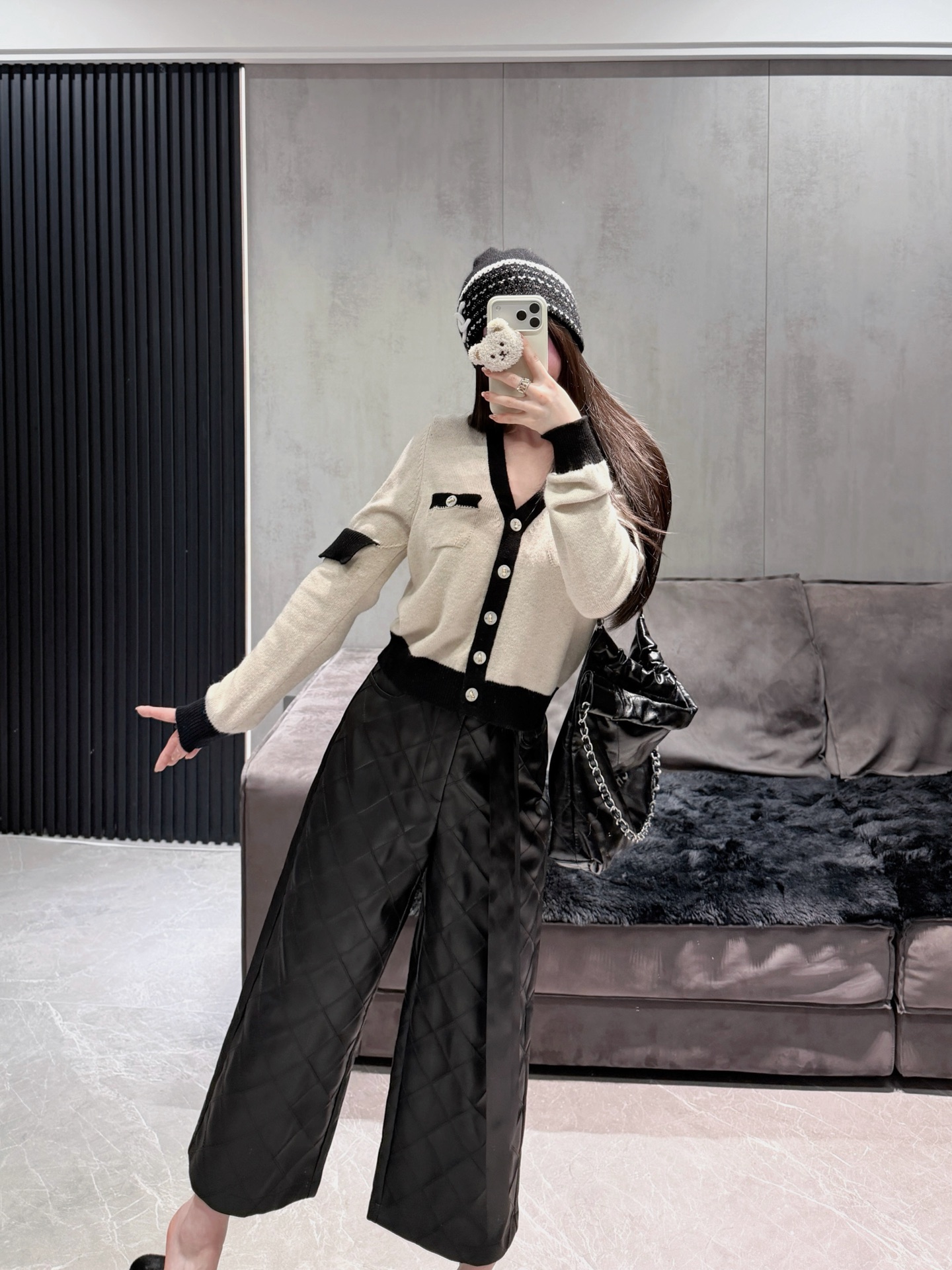 NO:589258,Own model look with cc leather wide leg pants, alexander wang19860909自家模特look 搭配cc皮质阔腿裤,,alexander wang,Women's clothing