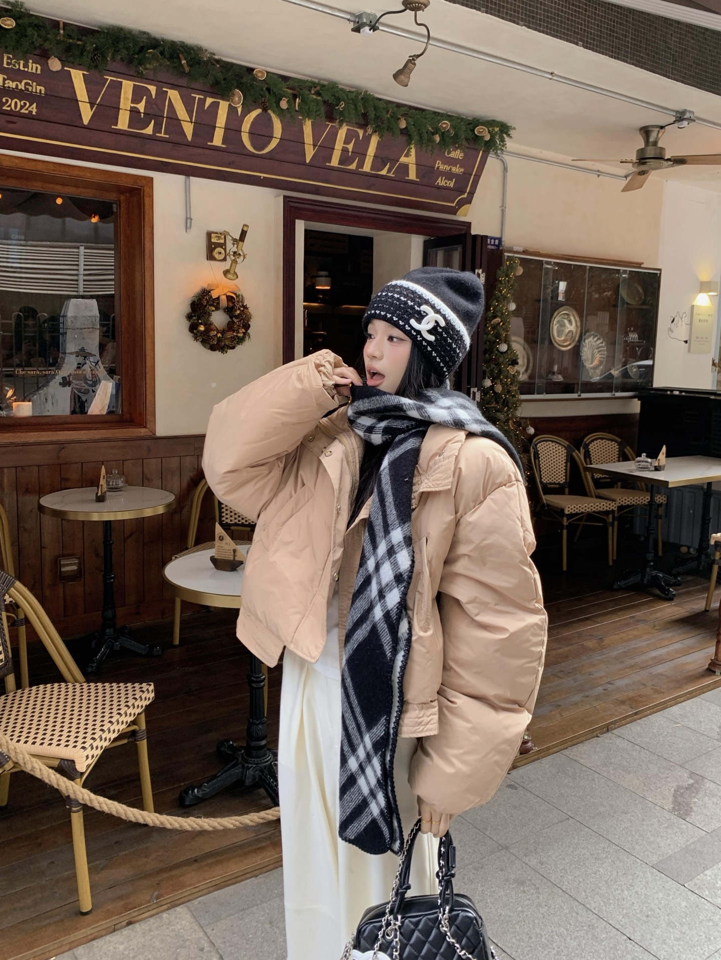 NO:591263,You can wear it with any clothes,,alexander wang19860909不论什么衣服 都可以搭它,,alexander wang,Women's clothing