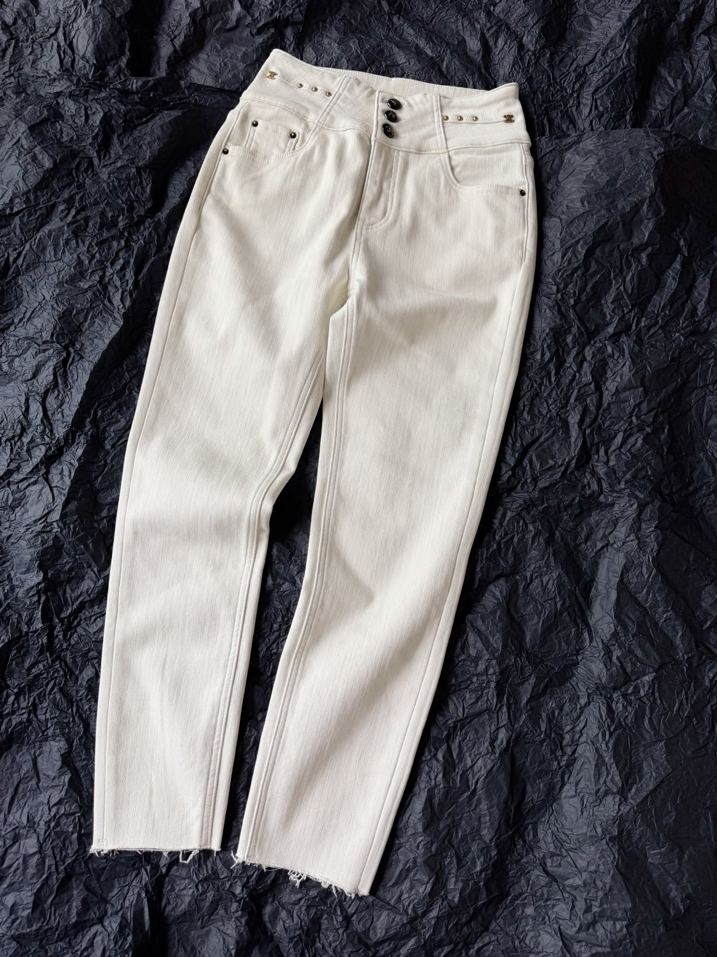 NO:605913,Off-white, detailed real photos. I can wear it endlessly throughout autumn and winter. It also looks great with boots!!,,boots,alexander wang19860909米白色·细节实拍图 整个秋冬厚就无限循环穿它 配靴子也相当好看 !!,,boots,alexander wang,Women's clothing