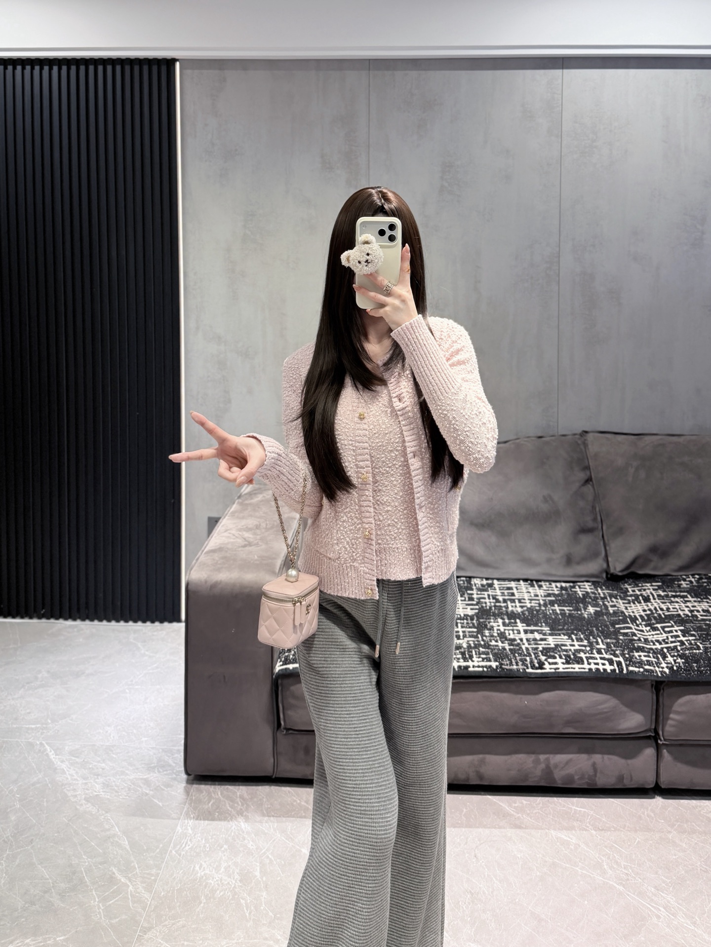 NO:606417,Own model look with mm waffle knitted pants, alexander wang19860909自家模特look 搭配mm华夫格针织裤,,alexander wang,Women's clothing