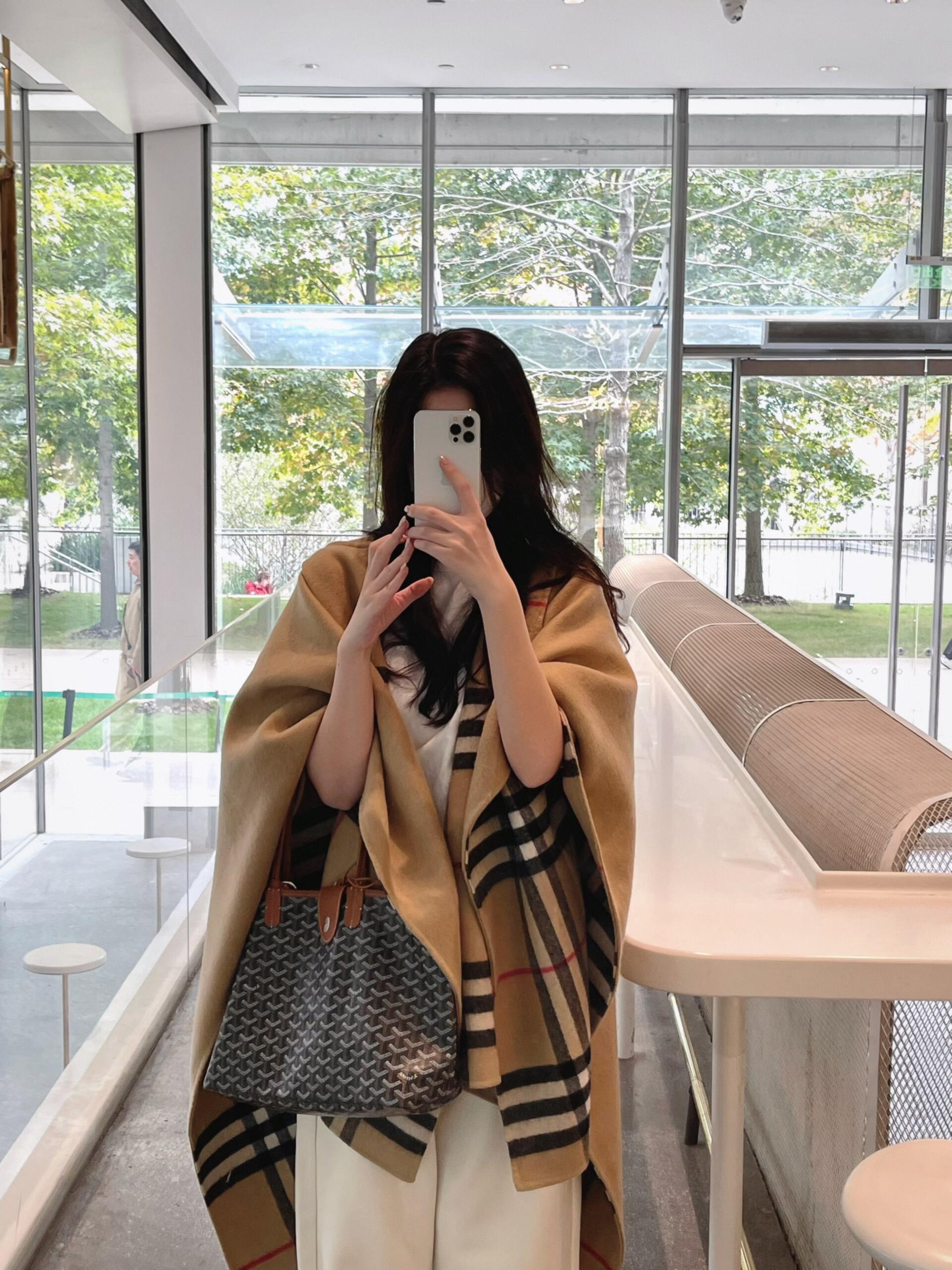 NO:607448,The atmosphere is full and beautiful!!,,alexander wang19860909氛围感拉满 美翻了 !!,,alexander wang,Women's clothing