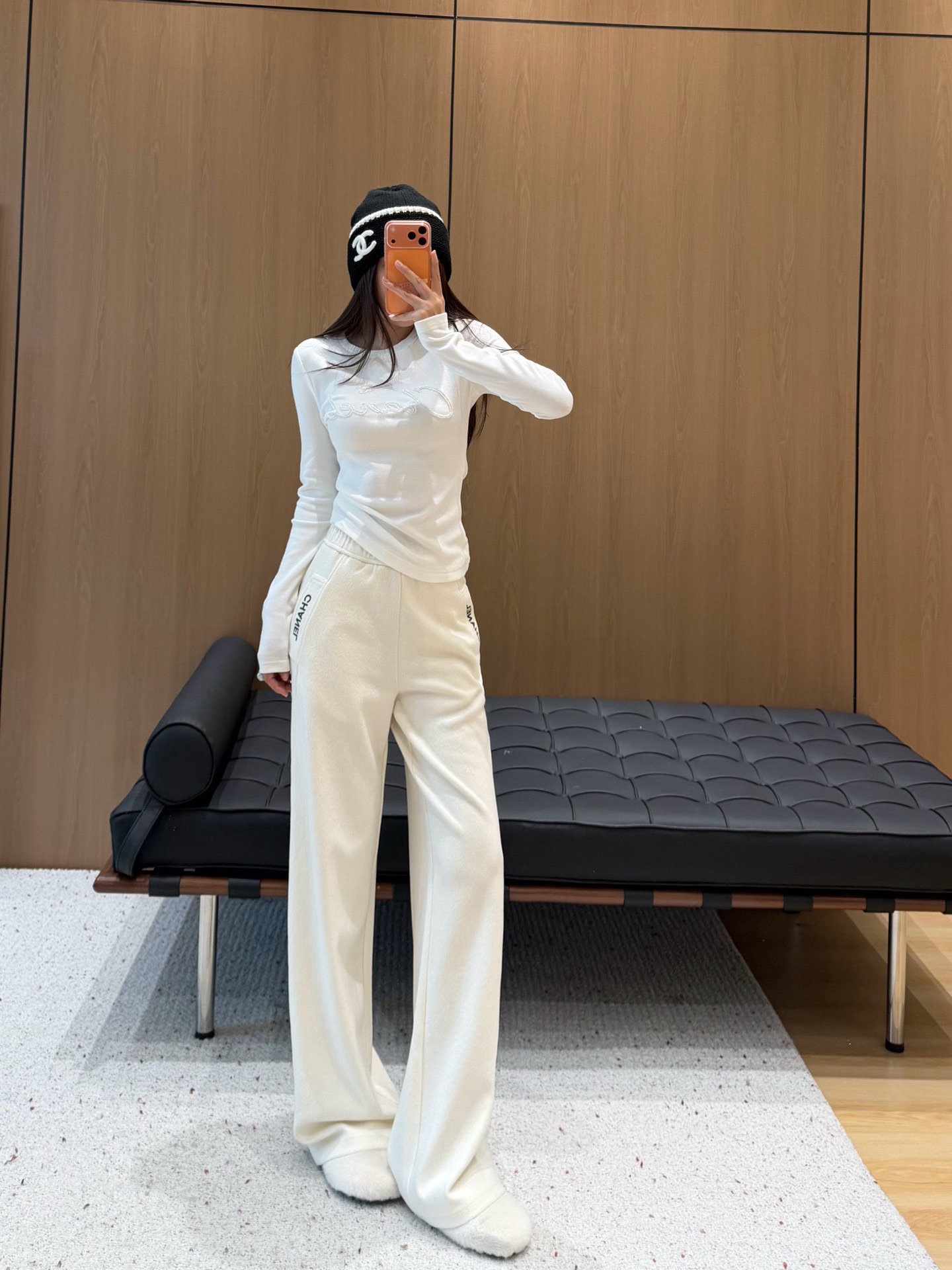 NO:608395,The upper body looks thick and draped, keeping warm and comfortable,,alexander wang19860909上身look 厚实垂坠 保暖自在,,alexander wang,Women's clothing