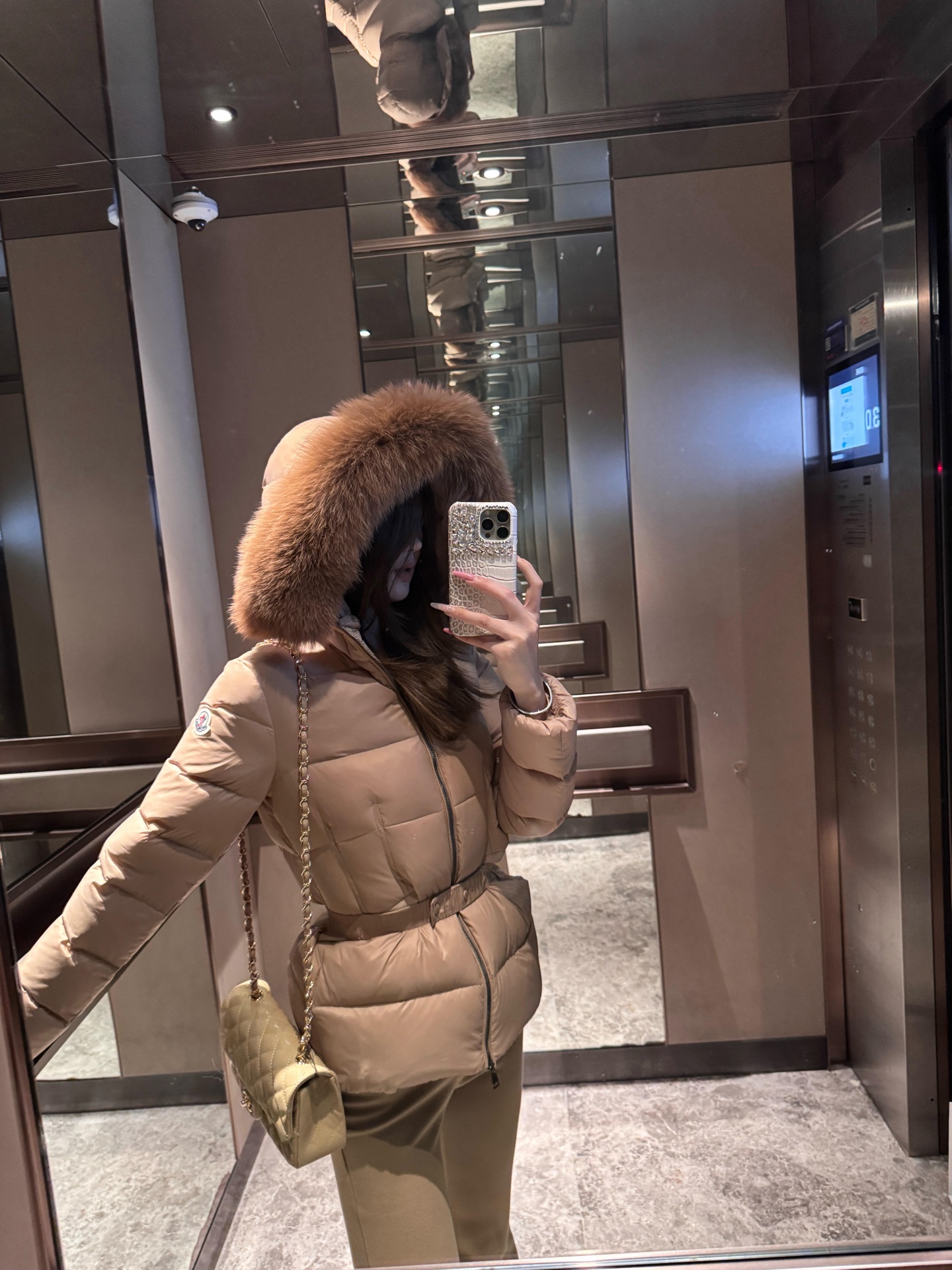 NO:626332,You can tell from a distance that the taste is extraordinary,,alexander wang19860909远远一看 就知道品味不一般,,alexander wang,Women's clothing