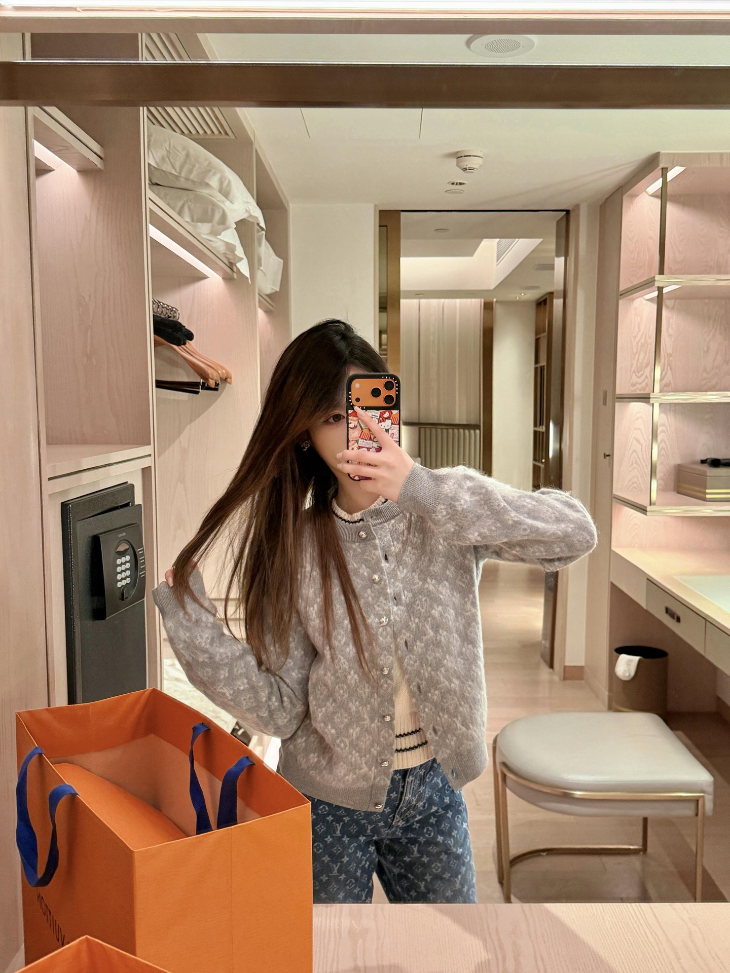 NO:626226,The style is too new. There are very few pictures on the cabinet, alexander wang19860909款式太新了 柜子上身图都很少,,alexander wang,Women's clothing