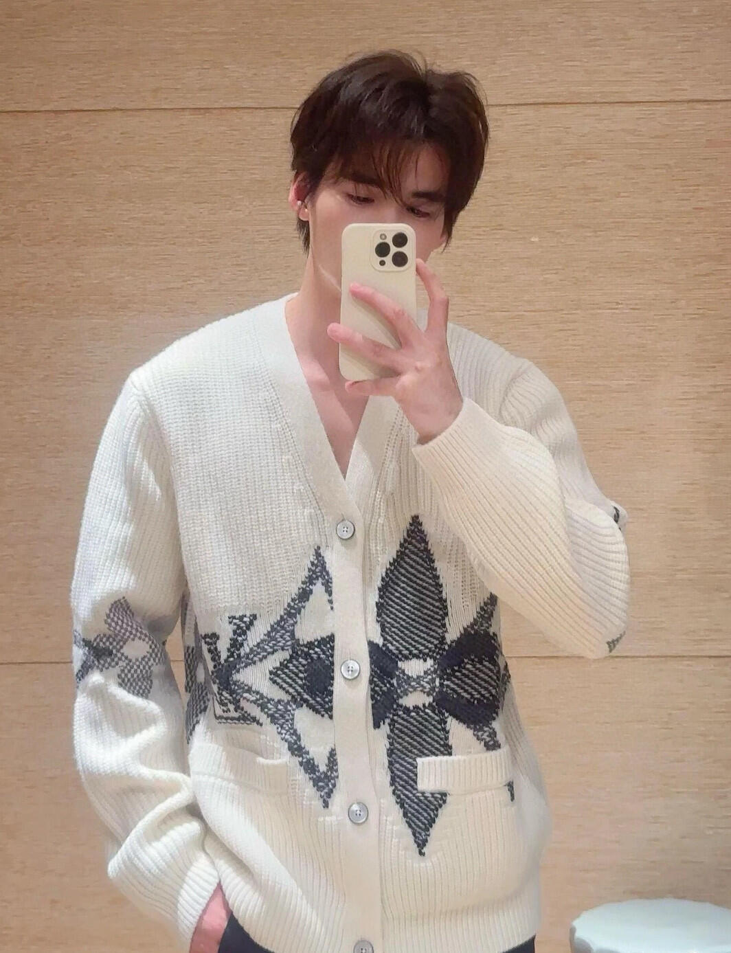 NO:627381,Boys drive neatly and stylishly,,alexander wang19860909男生驾驭 干净利落有型,,alexander wang,Women's clothing