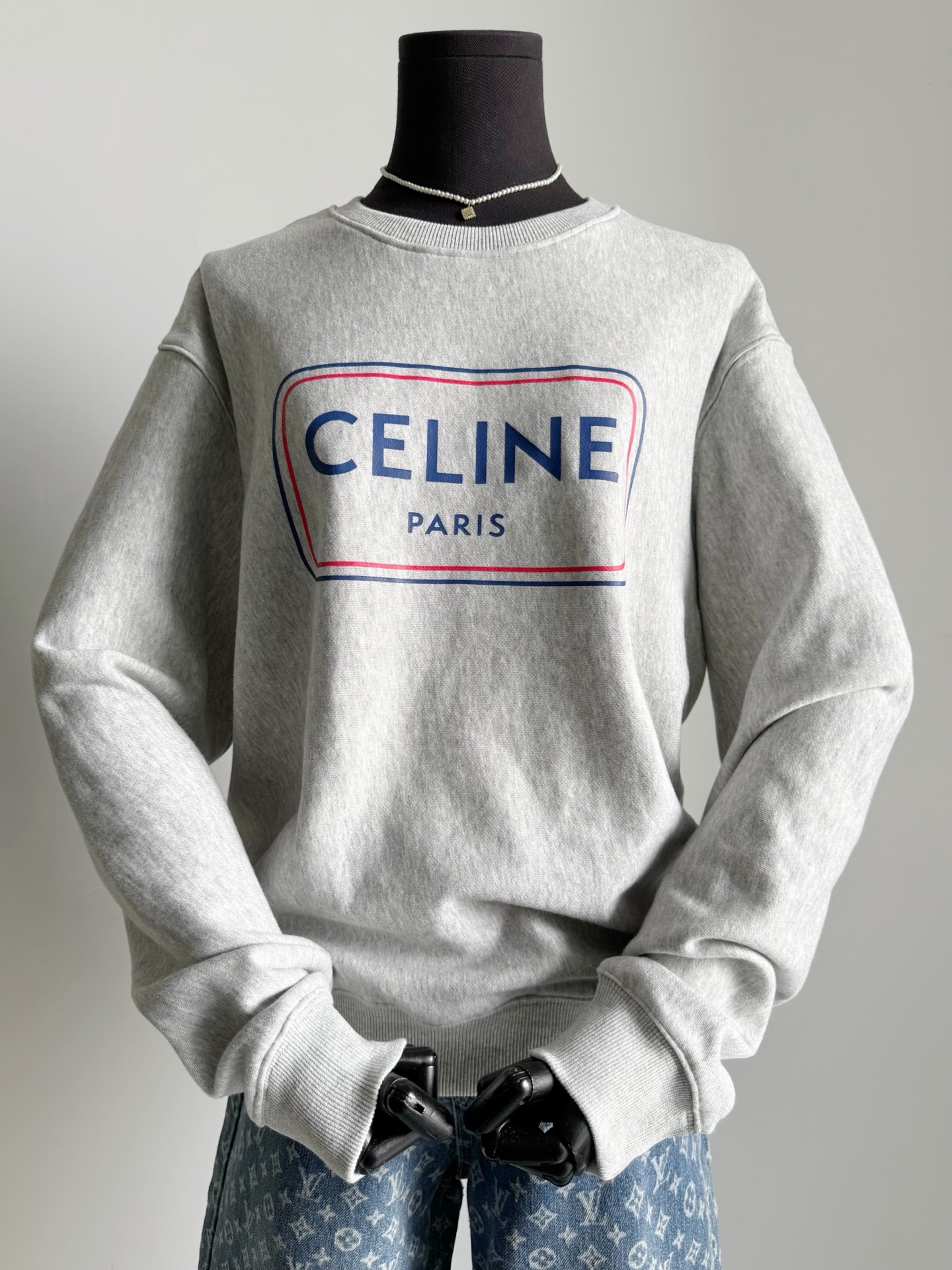 NO:654598,Everyone knows that my family rarely sells this American retro fashionable sweatshirt. It is really irresistible ~~ The round neck and loose fit based on practicality has no restrictions on the body shape. Customized with the same floral gray coil fabric. This year's new letter print embellishment on the chest. It can be worn alone or layered. It can also be layered under any coat. It can be used throughout the four seasons. Our pricing is also very competitive, hoodie, sweatshirts, jackets & coats, alexander wang19860909都知道我家已经很少出Ce 这件美式复古时髦卫衣 实在是无法抵抗 ~~ 实穿主义为基础的圆领宽松版型 对身材完全不设限 定制一模一样的花灰色线圈面料 胸前今年新的字母印花点缀 可单穿可叠穿 也可以内搭在任意外套里 贯穿四季皆可用到的单品 我们的定价也是相当给力,,hoodie,sweatshirts,jackets & coats,alexander wang,Women's clothing