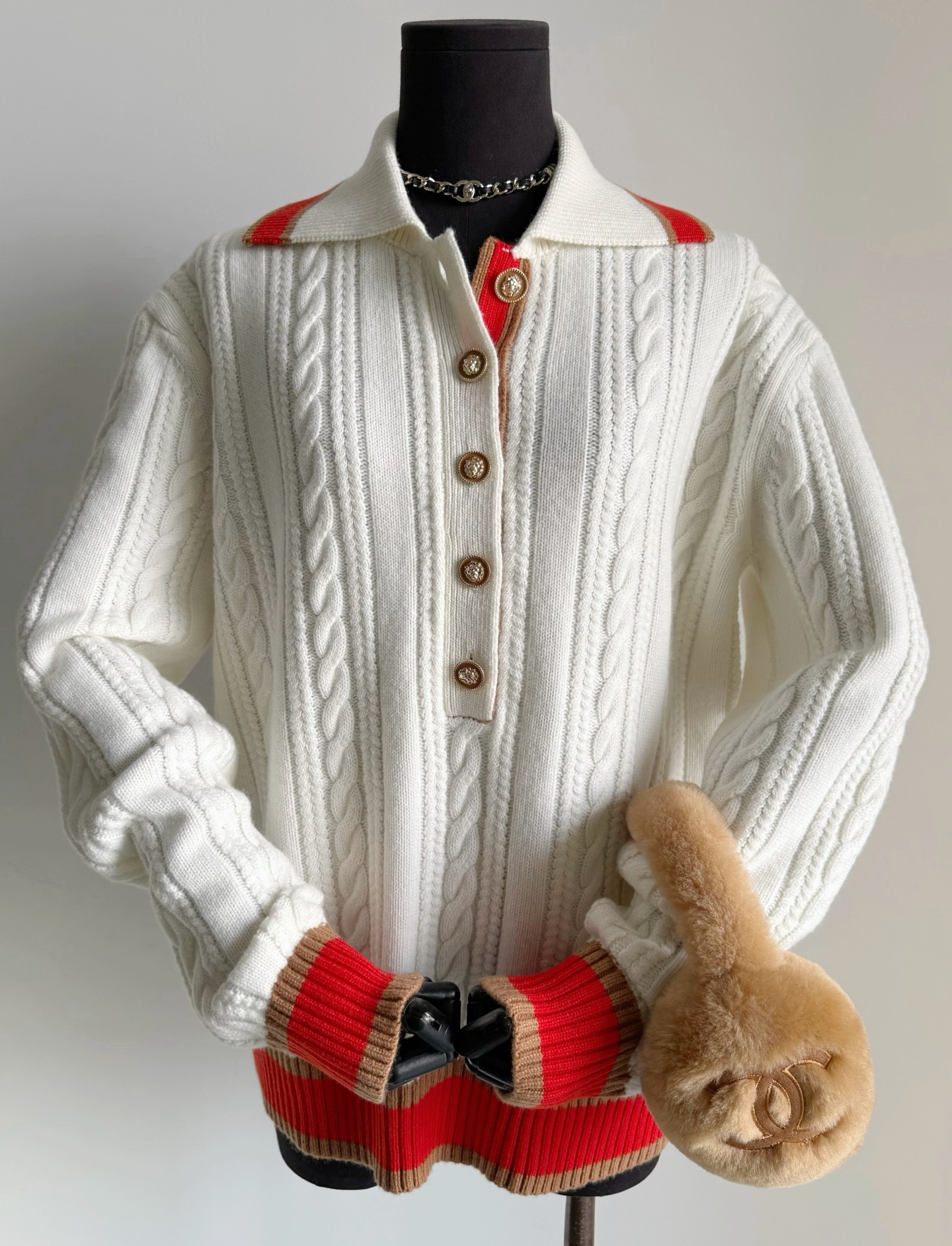 NO:655495,Cream white and red·Real photos of the details. The cabinet is a very unpopular color, but the upper body is actually very stunning. I recommend it even more,,alexander wang19860909奶油白拼红色·细节实拍图 柜子很冷门的色调 实则上身非常惊艳,我更推荐它,,alexander wang,Women's clothing