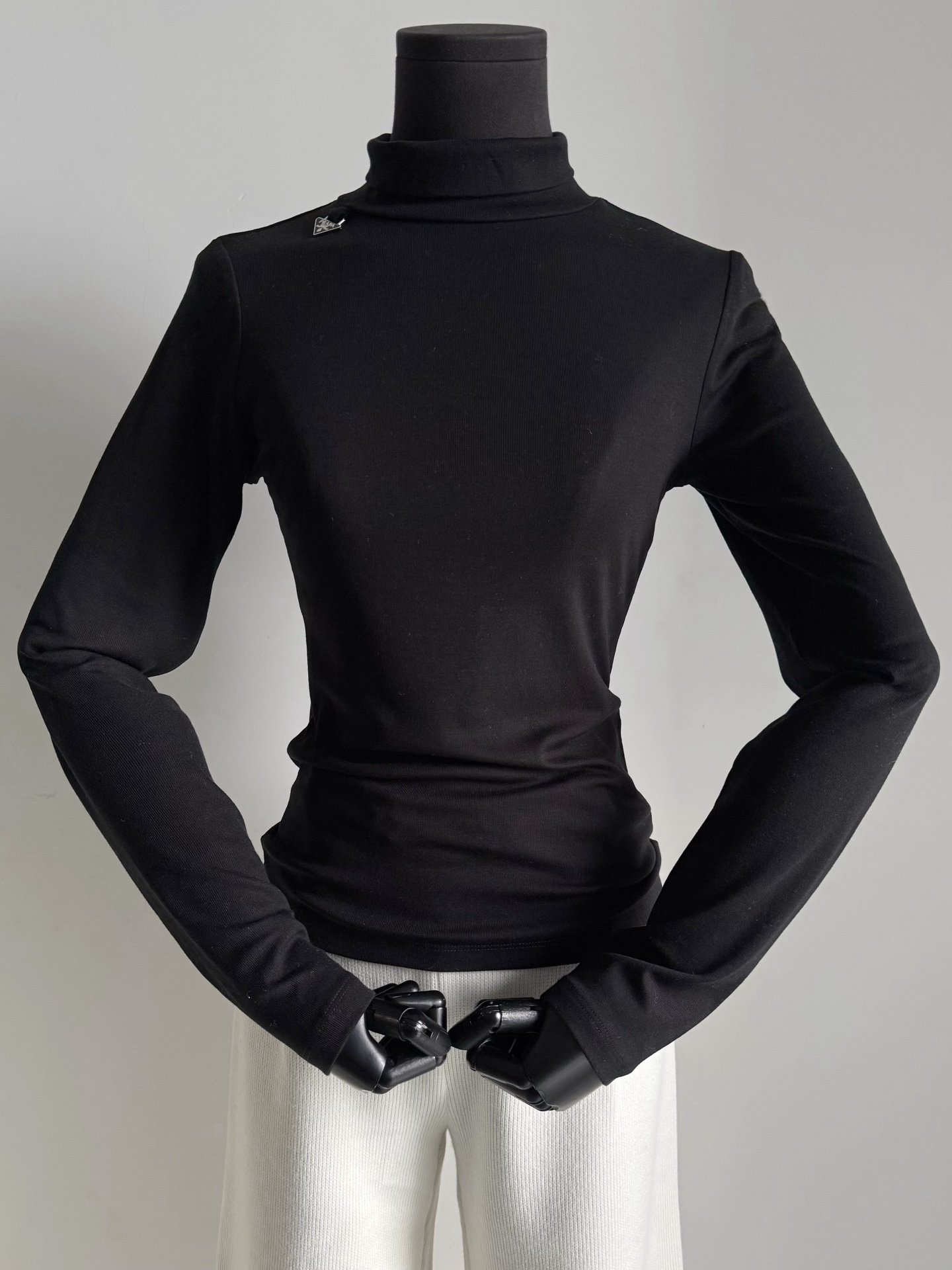 NO:667647,Actual photos of black details. Smart people buy 2 pieces and wear them interchangeably,  19860909黑色·细节实拍图 聪明的都是买2件换着穿,, ,Women's clothing