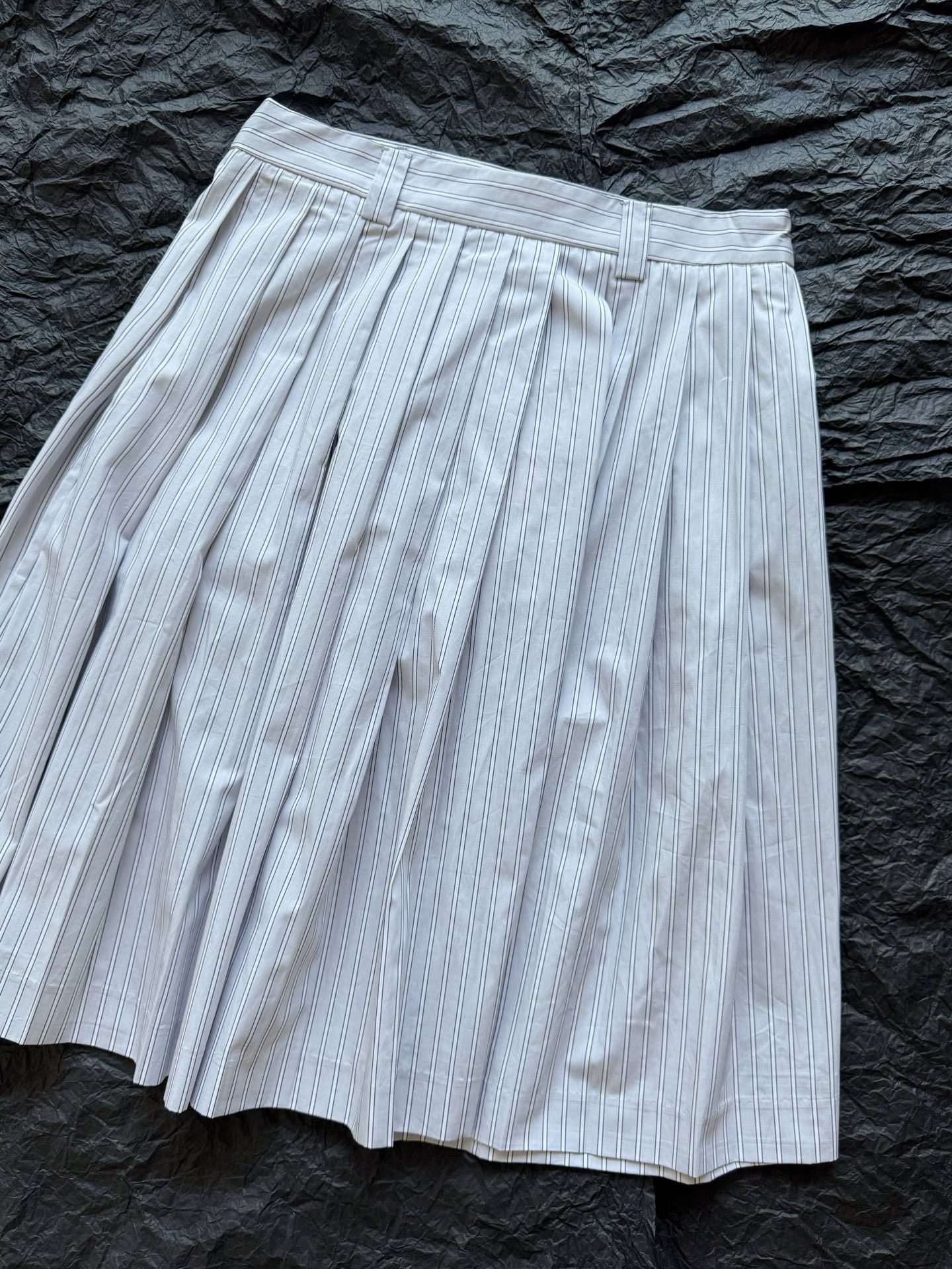 NO:667633,Detailed pictures of the same series of striped skirts. The small details are restored one by one. If you refuse to make a pattern based on the pictures, we will make it easily. Skirts,  19860909同系列条纹半裙·细节图 小细节逐一还原到位 拒绝看图打版,我们轻松吊打,,skirts, ,Women's clothing