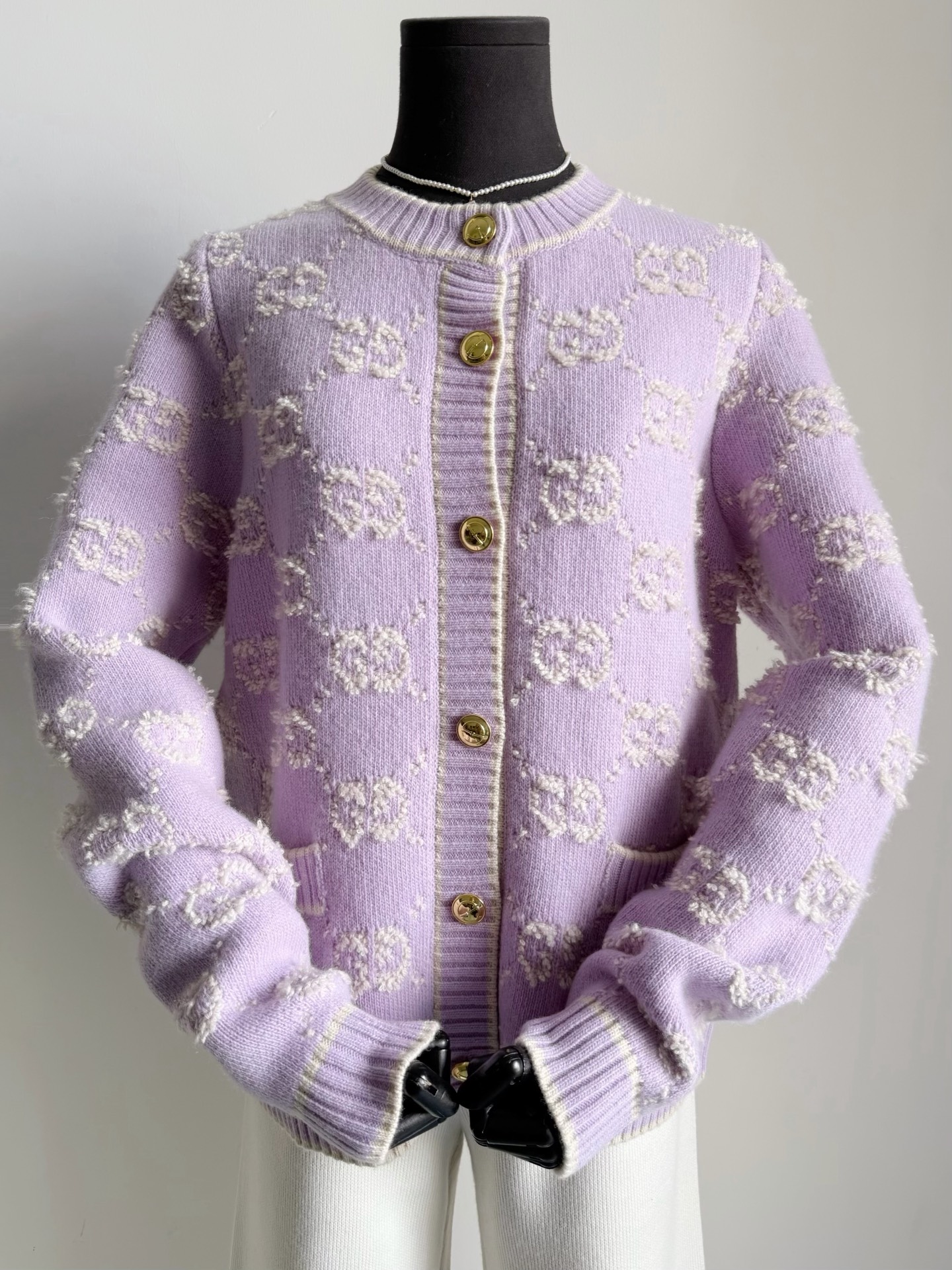 NO:687304,Actual photos of the same series, Taro Purple, and detailed details. This color really makes people fall in love with it. You can’t capture its beauty with your mobile phone. I recommend you close your eyes and watch it!!,,19860909同系列·香芋紫·细节实拍图 这个色调真的让人一发不可收拾爱上 手机拍不出它的美 推荐各位闭眼入 !!,,,Women's clothing