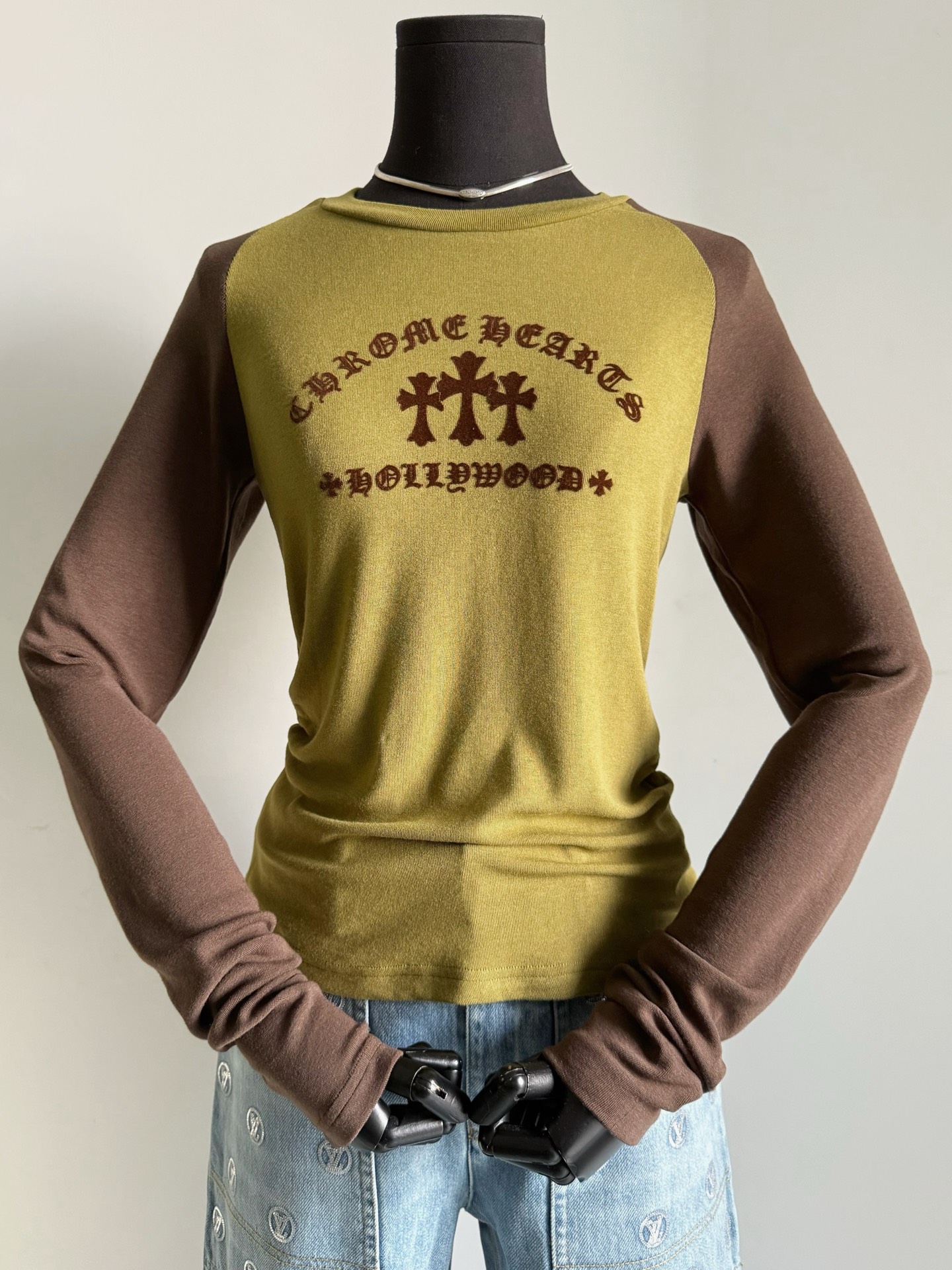 NO:695266,It’s an excellent base that I only updated after receiving three batches of orders. I finally have a small amount in stock for you to update ~~ The good sales volume speaks for itself. There are also many old customers who bought it just by looking at the matching. Custom-woven and dyed pure cotton elastic fabric. The brushing treatment is just right, skin-friendly and elastic. The flocking three-dimensional cross pattern has clean and neat edges like a knife. Wear it under a down jacket or wear it alone in spring. It’s hard to put it down ~~,, down jacket,19860909接了三批订单才来更新的绝好打底 终于有少量现货给你们更新 ~~ 好的销量足以说明一切 也有不少老顾客看搭配就入手了 定织定染纯棉弹力面料 磨毛处理恰到好处,亲肤有弹力 植绒立体十字花图案 边沿如刀切般干净利落 内搭在羽绒服里,或者开春单穿 都让人爱不释手 ~~,,down jacket,,Women's clothing