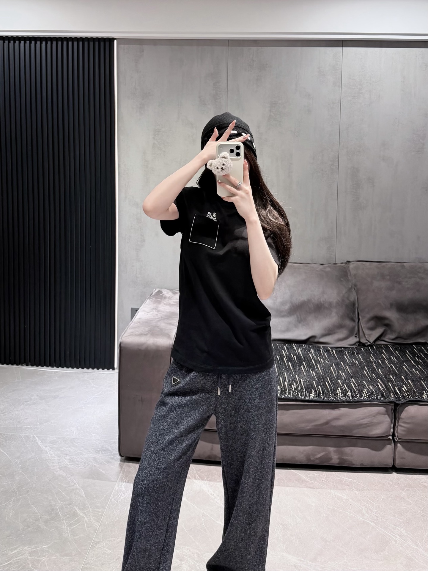 NO:708553,Own model look with prad knitted pants, prada,19860909自家模特look 搭配prad针织裤,,prada,,Women's clothing