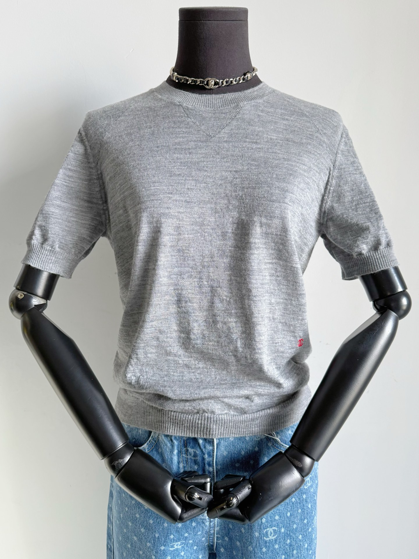 NO:751762,High-grade gray·detailed real-life photos Jennie has left this color. It is indeed very suitable for daily life. It is high-end yet has a low-key luxury feel ~~ It seems simple but in fact there are many small details. My family bought yb and it accurately restores the weave and feel. If you want to buy, buy the best version, and don’t be afraid of matching clothes.19860909高级灰·细节实拍图 jennie留的就是这个颜色 确实是特别适合日常 高级又不失低调奢侈感 ~~ 看似简约实则很多小细节 我家买入yb且精准还原织法和手感 要买就买最好版本,不怕撞衫,,,Women's clothing