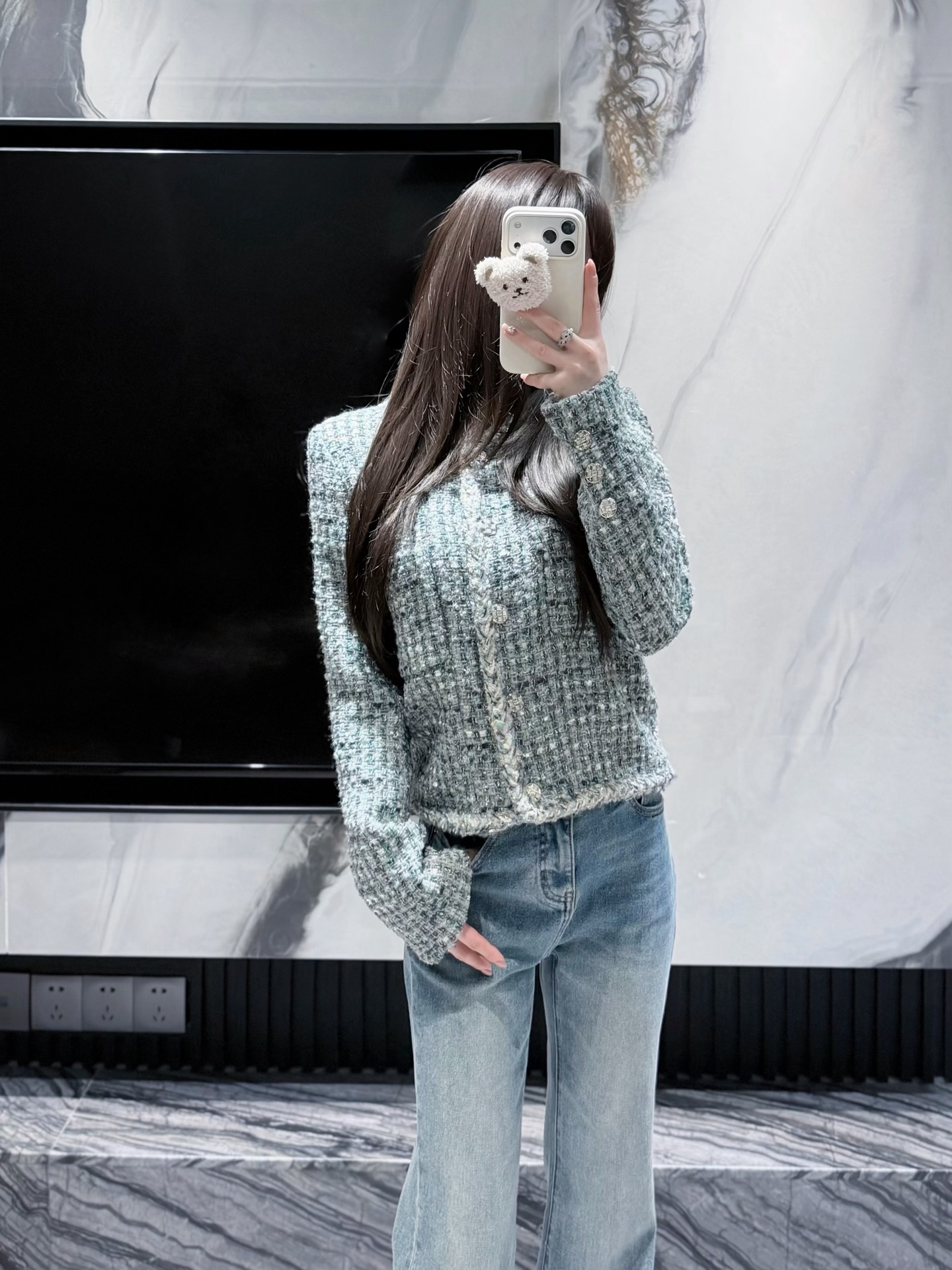 NO:790588,Own model look with cc chain jeans, jeans,19860909自家模特look 搭配cc链条牛仔裤,,jeans,,Women's clothing