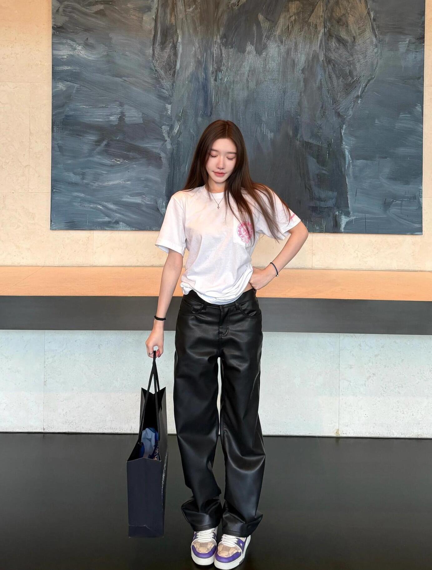NO:791755,It's so loose and comfortable that it makes people's eyes brighten.19860909宽宽松松太舒服了 让人眼前一亮,,,Women's clothing