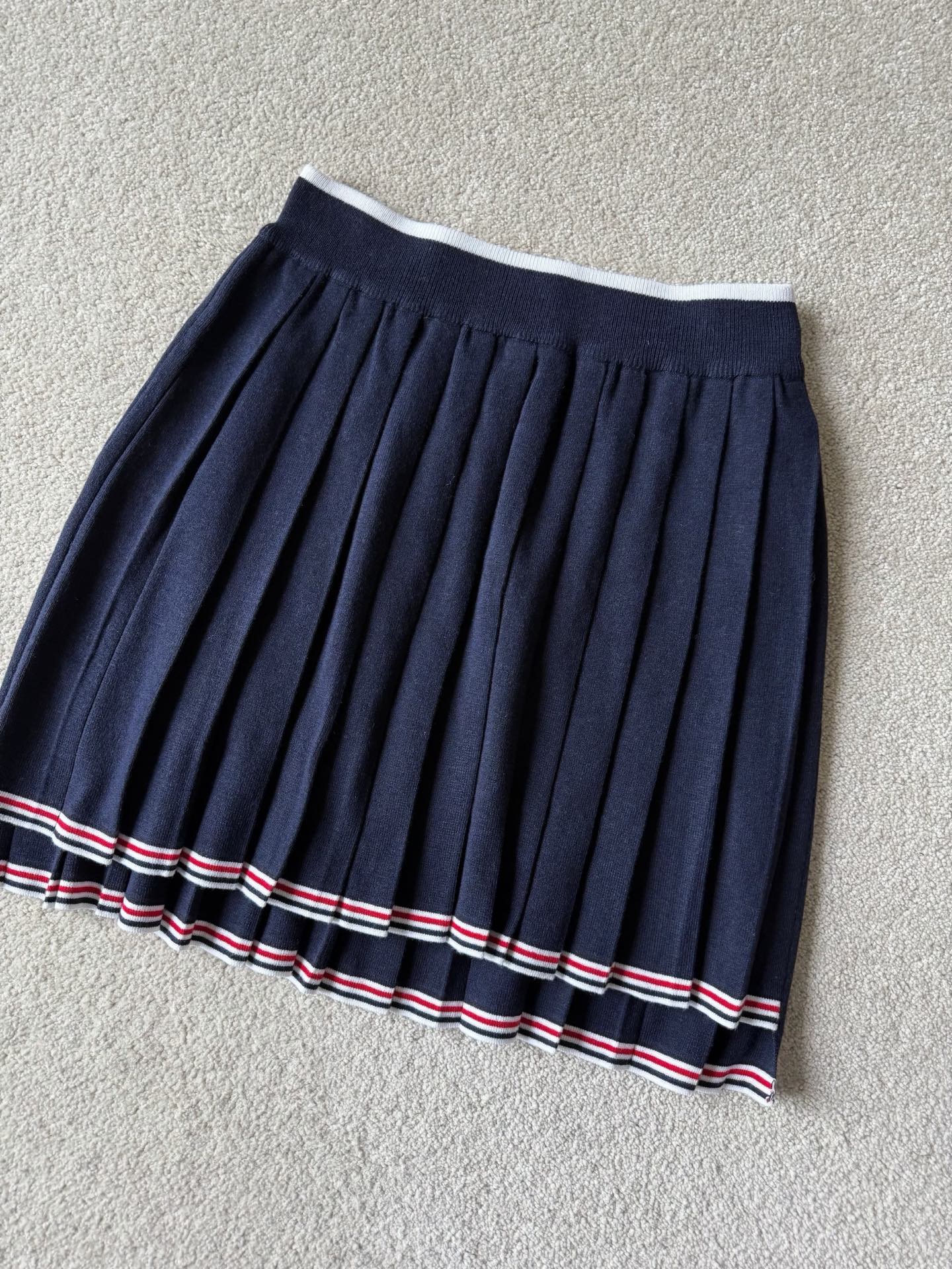 NO:791738,Deep navy blue·Detailed real photos. If you want to look slimmer and beautify your proportions, choose it. All kinds of fake hips and wide mother’s hips can be perfectly accommodated ~~ The weave is very delicate, and the pleats are pressed at high temperature. The details can be viewed with a magnifying glass.19860909深藏蓝·细节实拍图 想要显瘦美化比例的就选它 各种假胯宽妈妈臀 都可以完美被包容 ~~ 织法非常细腻,高温压褶 细节可以用放大镜观看,,,Women's clothing