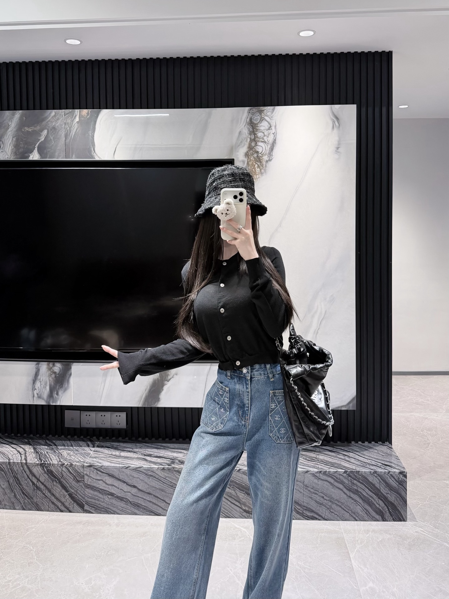 NO:792784,Own model look paired with new hot diamond jeans, jeans,19860909自家模特look 搭配新款烫钻牛仔裤,,jeans,,Women's clothing