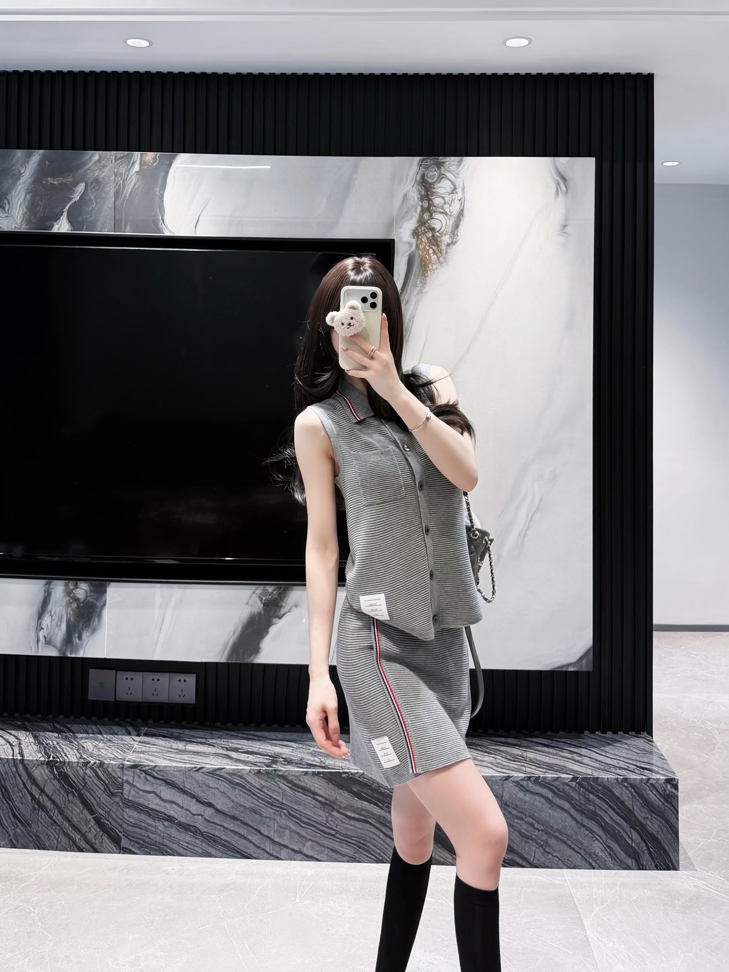 NO:793792,The look of my own model, the feeling of being raised rich,19860909自家模特look 被富养到大的感觉,,,Women's clothing