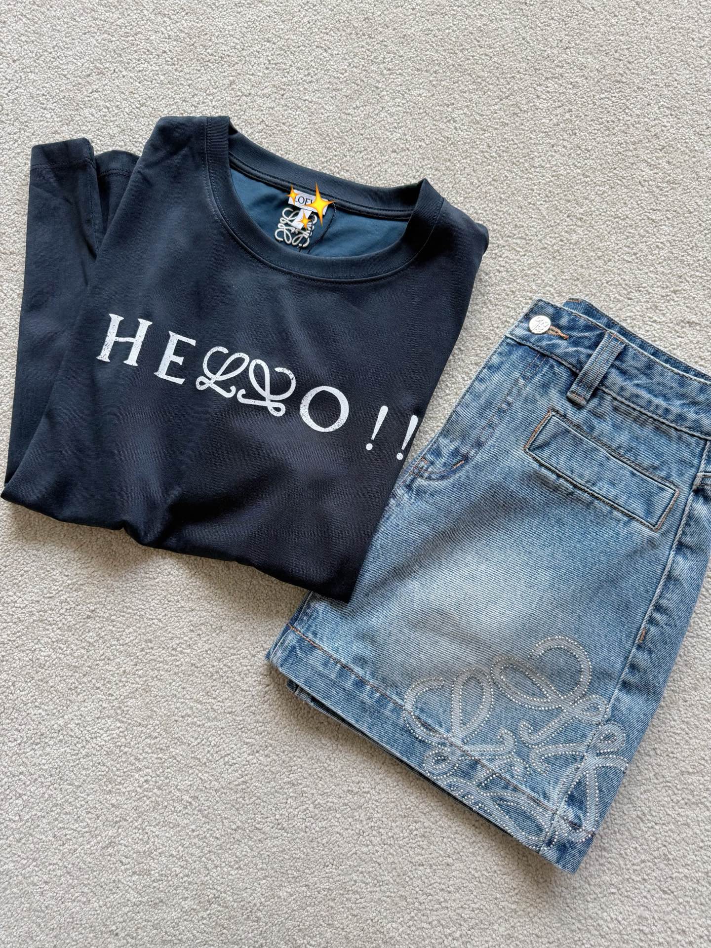 NO:795701,Can't wait for summer, so I'll keep it for myself. Those who are slow will have to wait for replenishment. Excellent design, Loe printed and ironed logo denim skirt. Everyone with fake hip width/mother's hip figure can boldly try this item. The soft denim cotton has been environmentally friendly and softly washed, and the color is very correct!! My exquisite three-dimensional tailoring A-line version, shorts inside to prevent exposure, just what you need in summer, what you see is what you get.,,loewe,skirts,shorts,19860909等不及入夏,率先自留它 手慢的又要等补单了 绝好设计loe印烫logo牛仔半裙 各位假胯宽/妈妈臀的身材 都可以大胆尝试这种单品. 柔软牛仔棉经过环保柔软洗水 色调非常正 !! 我家精工立体剪裁A字版型 内设短裤防走光 夏天刚需款所见即所得.,,loewe,skirts,shorts,,Women's clothing