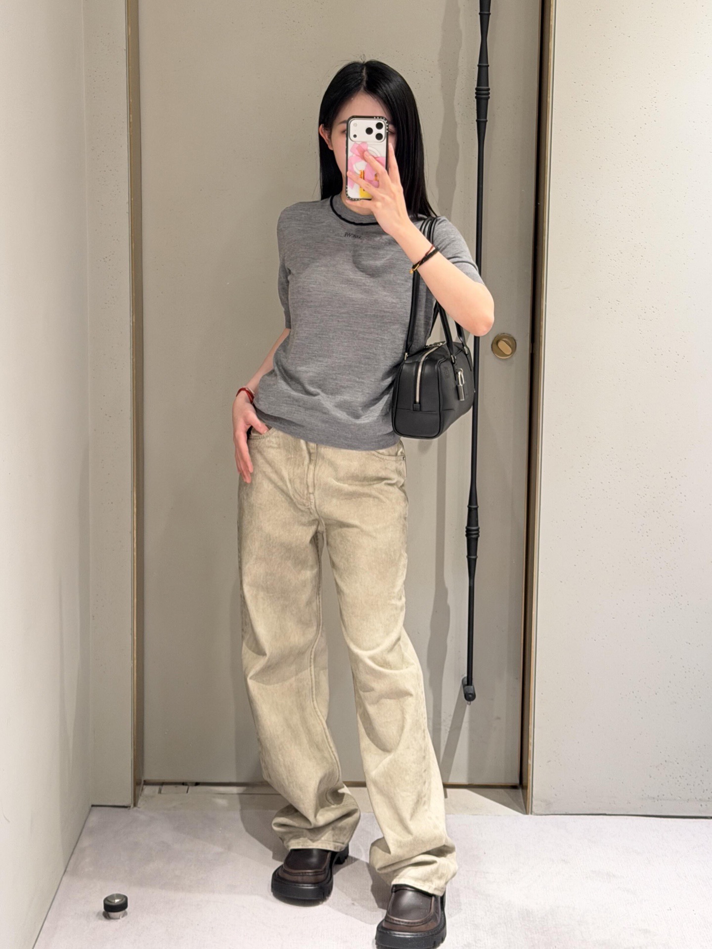 NO:801601,Environmentally friendly distressed high-looking pants,,19860909环保做旧 高颜值神裤,,,Women's clothing