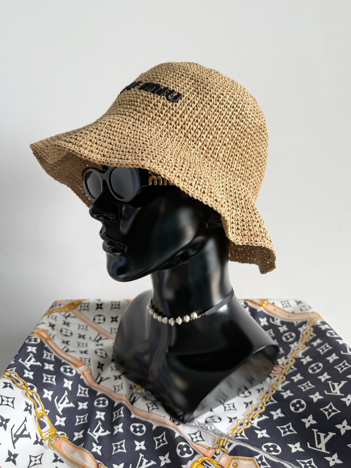 NO:823848,Khaki Color·Detailed Actual Pictures This color is the best to match. You don’t have to choose clothes or outfits at all. Physical sun protection is very important in summer.,,19860909卡其色·细节实拍图 这颜色zui好搭 完全不挑衣服和穿搭 夏天物理防晒很重要.,,,Women's clothing