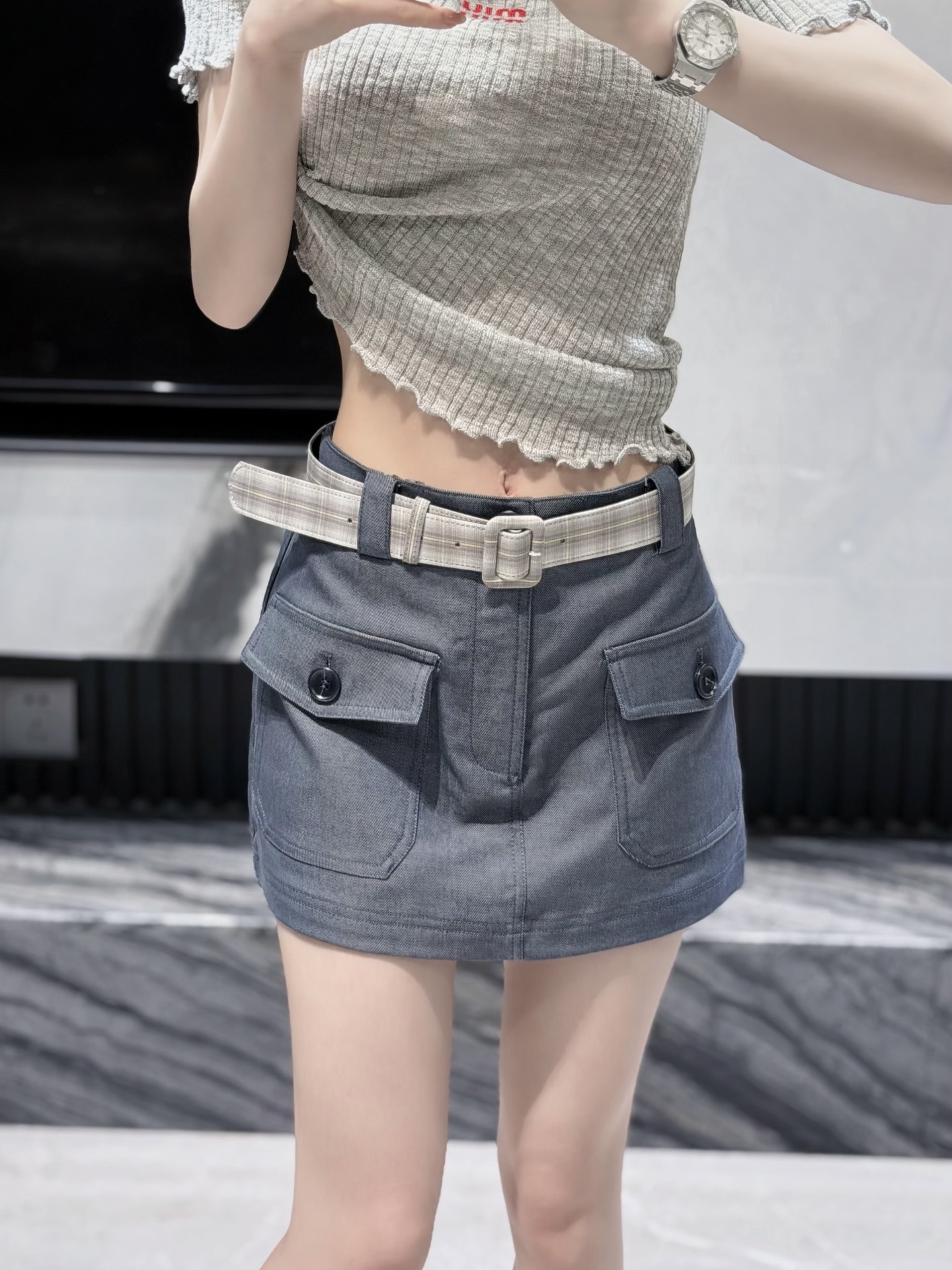 NO:831798,Pair it with miu small rolled hem short sleeves, miumiu, T-shirt,19860909搭配miu小卷边短袖,,miumiu,T-shirt,,Women's clothing