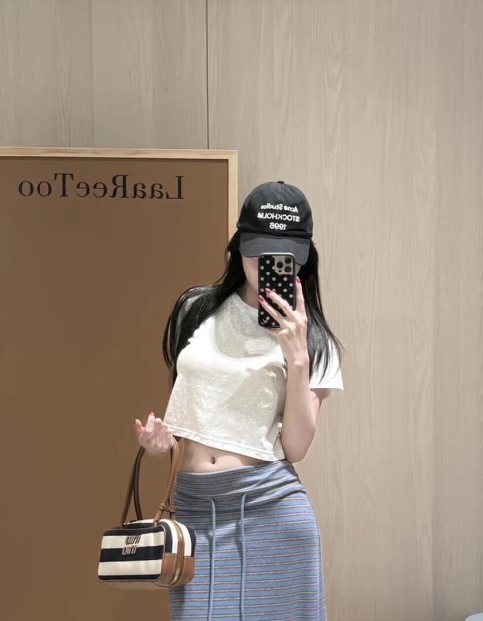 NO:930601,If the styling is not enough, come with hats!!,,hats,19860909造型不够 帽子来凑 !!,,hats,,Women's clothing