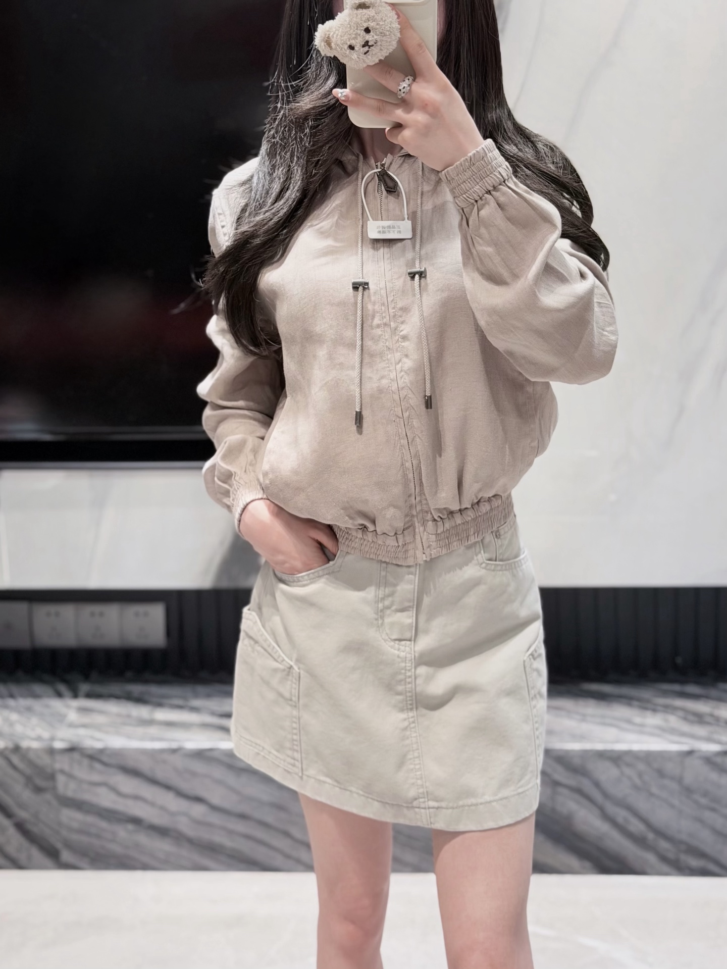 NO:957772,No logo is a kind of confidence,19860909无logo 是种自信,,,Women's clothing