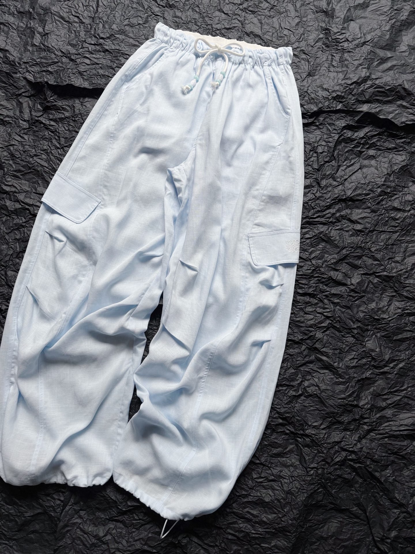 NO:911108,Light blue·Detailed real photos. The trouser legs can be closed or put to meet different dressing needs ~~ Refreshing Tencel linen fabric is super breathable,,19860909浅蓝色·细节实拍图 裤脚可以收也可以放 满足不同穿搭需求 ~~ 清爽天丝亚麻面料超透气,,,Women's clothing