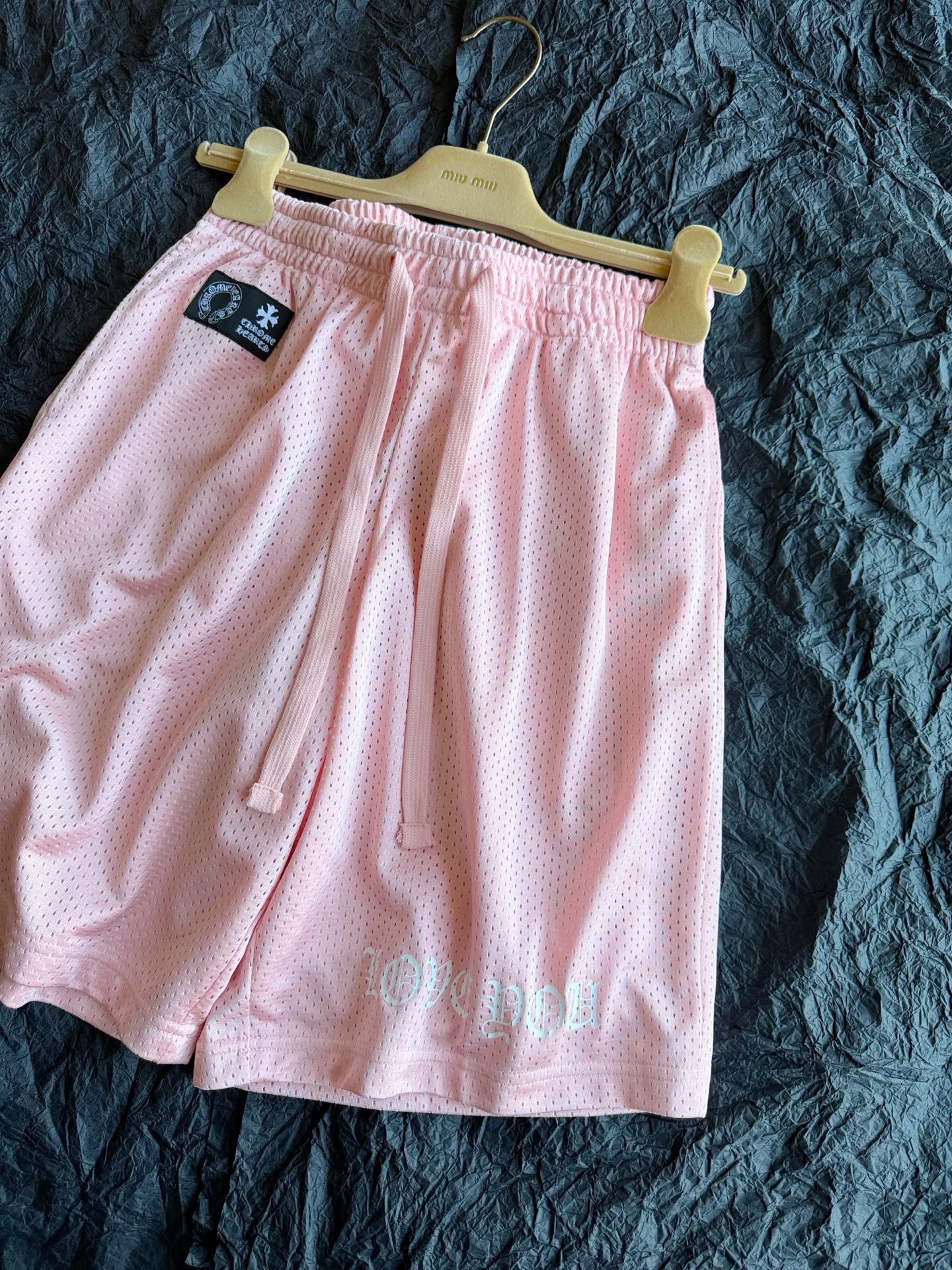 NO:944329,Shorts · Detailed real photos. The same style for men and women. The style can be used casually. Girls wear it, cool and energetic. Men wear it, fashionable and sexy,,shorts,19860909短裤·细节实拍图 男女同款随意驾驭的版型 女生穿,酷飒有活力 男神穿洋气又带感,,shorts,,Women's clothing