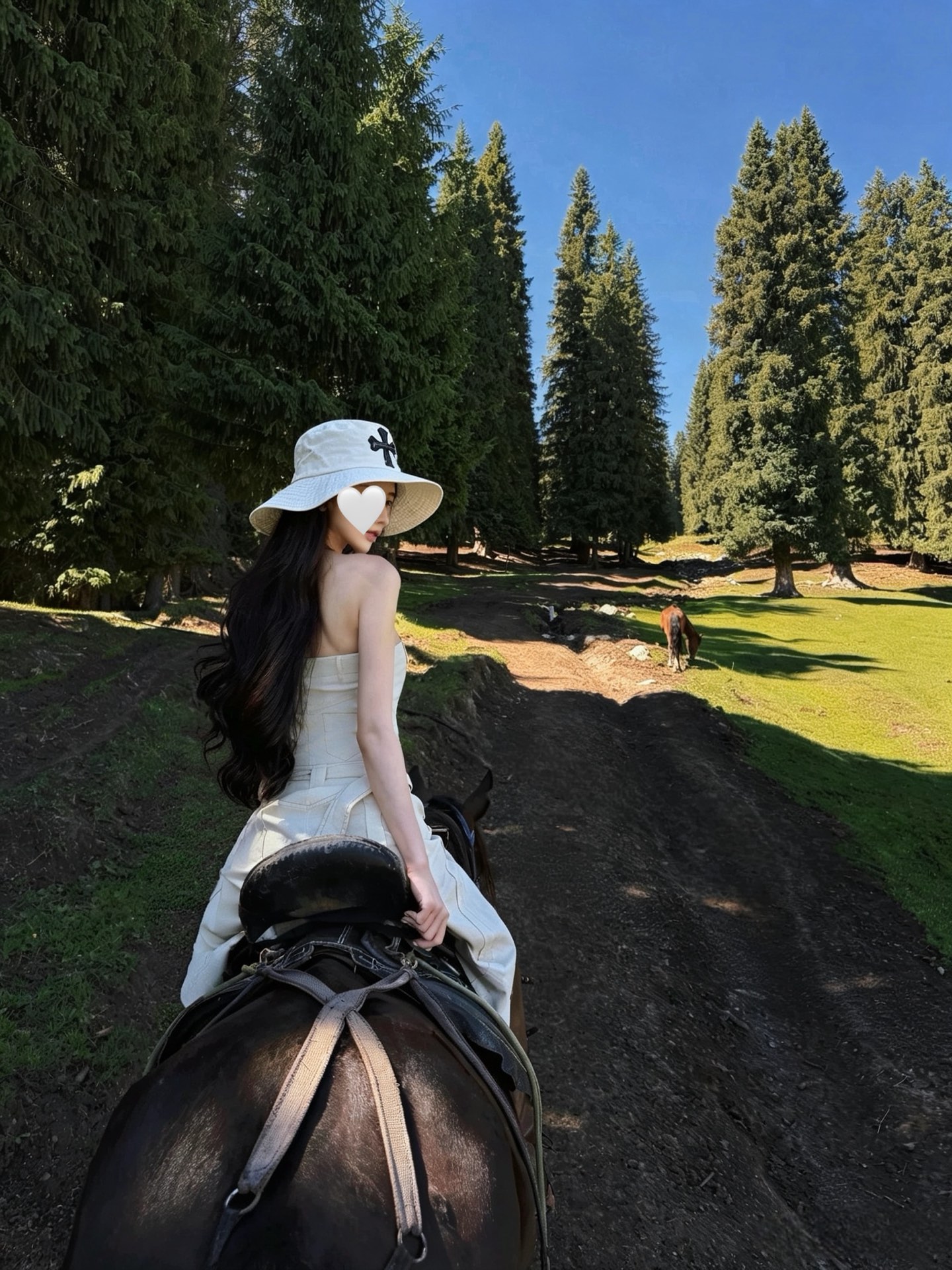NO:947239,This hat is so suitable for outdoor use. It’s cool and cool!!,,hats,19860909这顶帽子太适合户外了 又A又飒 !!,,hats,,Women's clothing