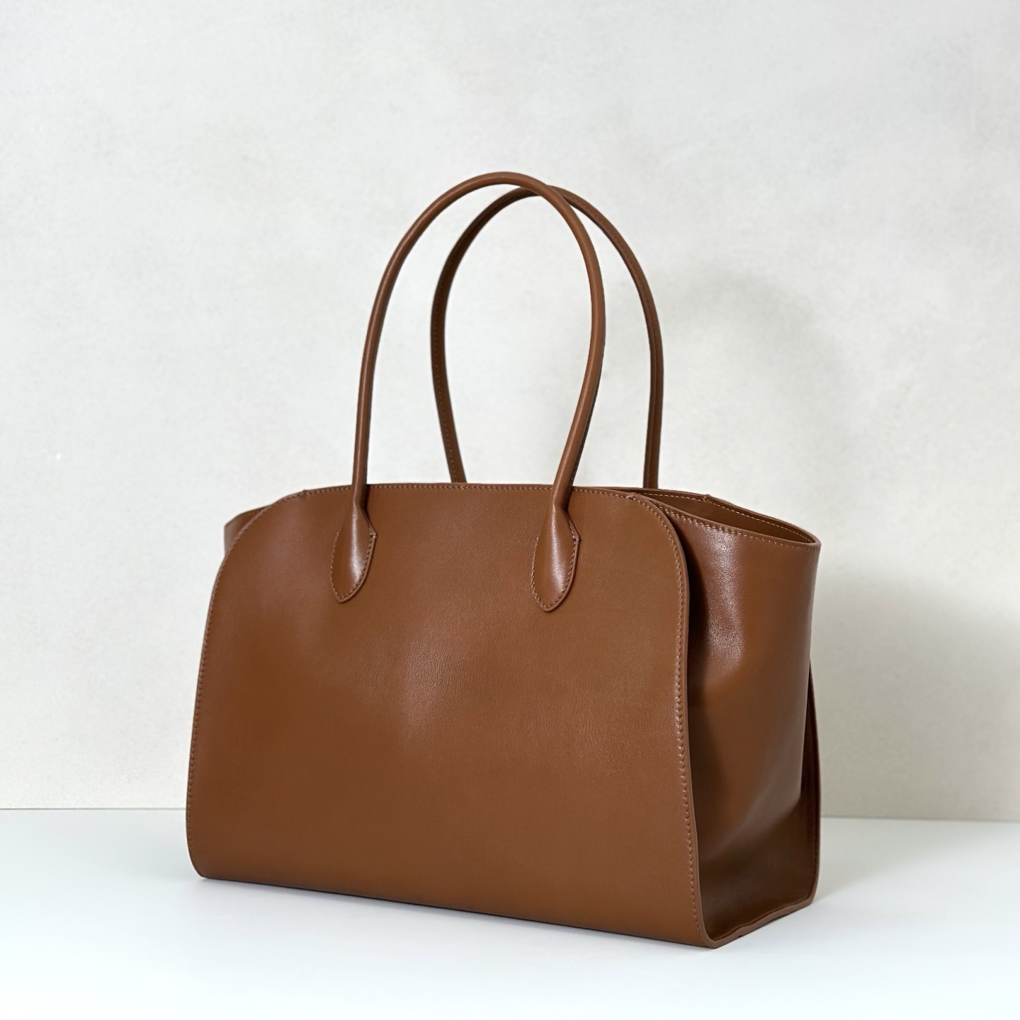 NO:602577,Original leather Marlo 14 handbag plain/vintage brown (w1800) Size: length 36cmX height 27cmX side width 16cm, new style19860909原厂皮 Marlo 14 手提包 平纹/复古棕（w1800） 尺寸:长36cmX高27cmX侧宽16cm,新款,Bag