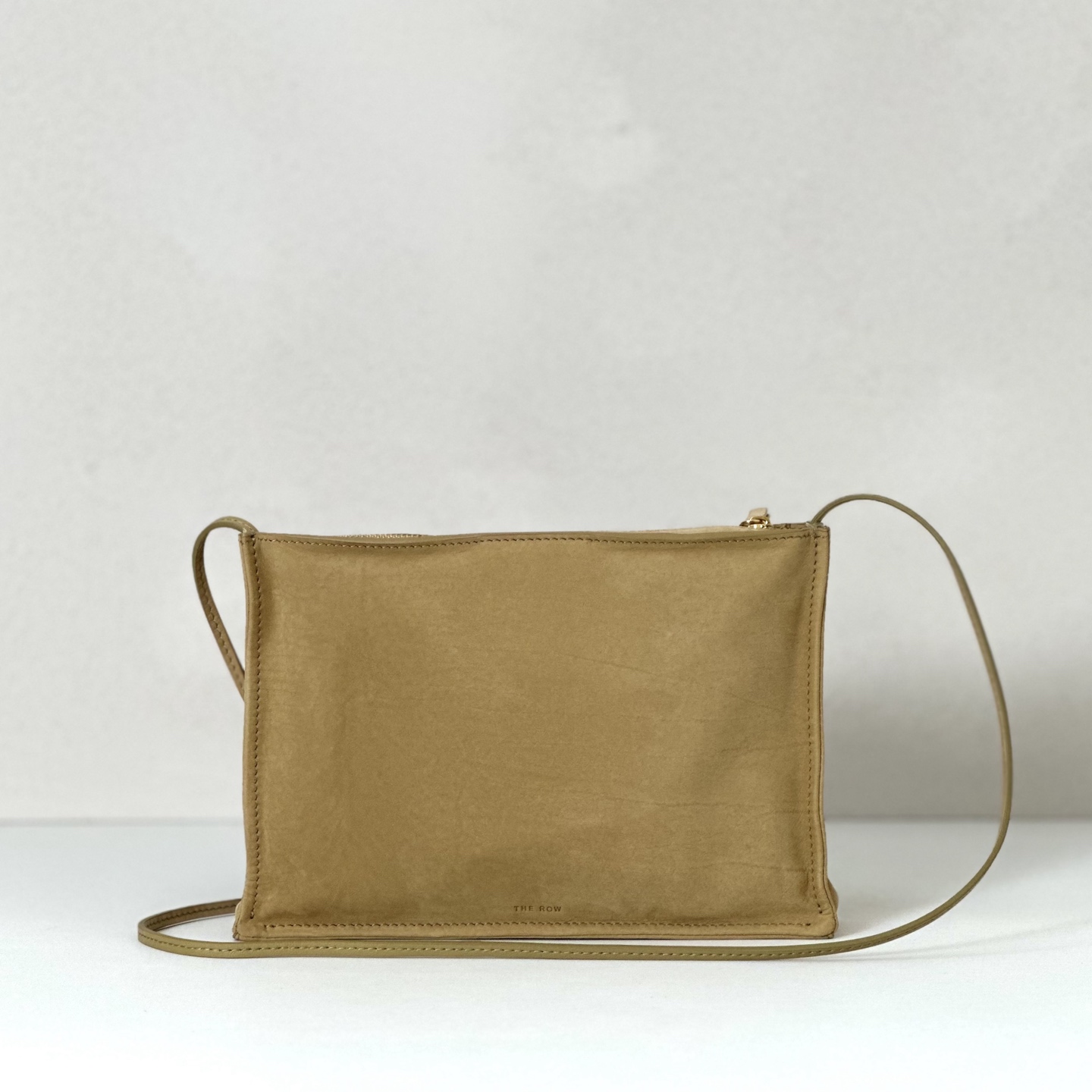 p760。Large Crossbody Bag 横款小斜挎

胎磨砂/芥末黄（w1758）

尺寸:长23.5cmX高16cmX侧宽5.5cm