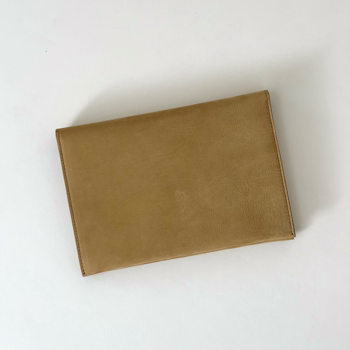 p650。Travel Pouch 手包

胎反绒/芥末黄（w1678）

尺寸:长21cmX高15cmX侧宽2cm