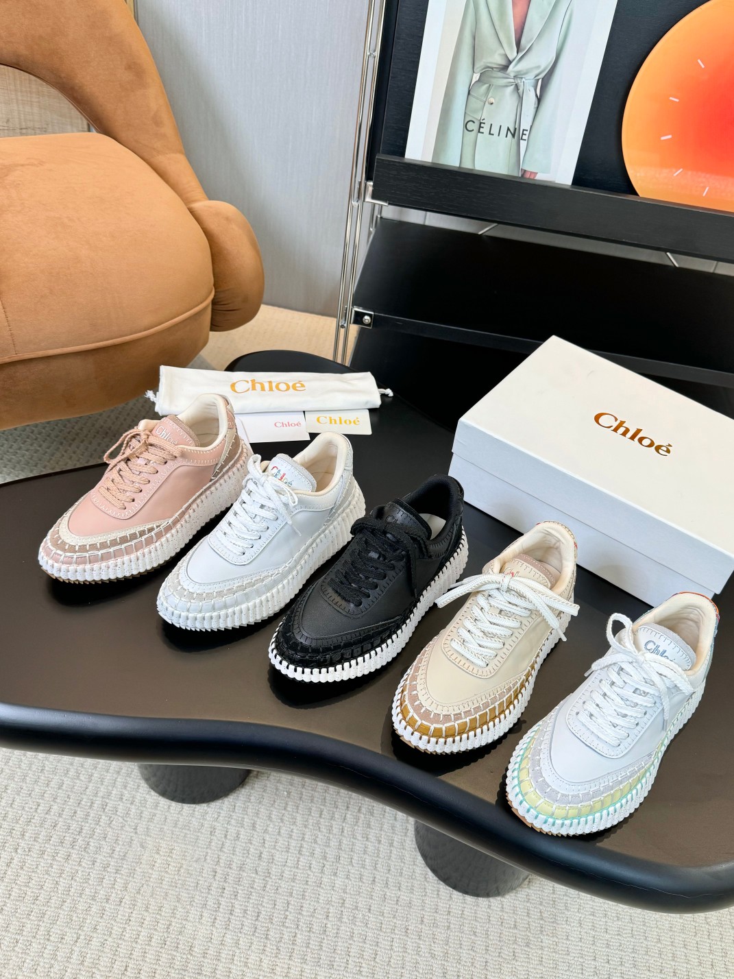 Chloe’s 2024 Spring/Summer New Sandals: Cosmopolitan, Multi-Coloured Fabric with Imported Cow Skins - 图片 2