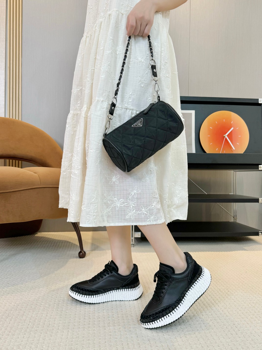 Chloe’s 2024 Cosmopolitan Sandals: Multicolored, Airy, Imported Cow Skin Fabric - 图片 2
