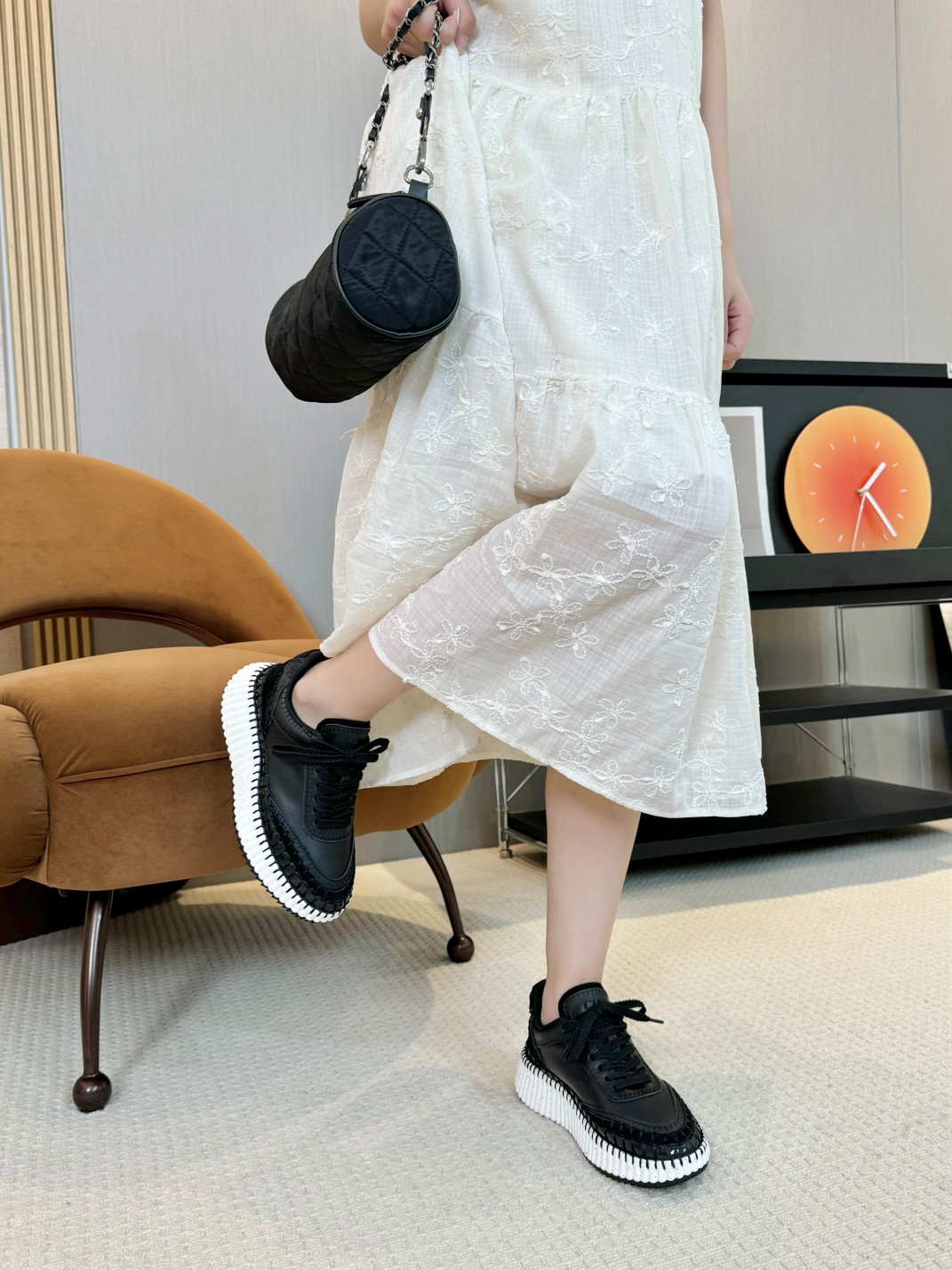 Chloe’s 2024 Cosmopolitan Sandals: Multicolored, Airy, Imported Cow Skin Fabric - 图片 3