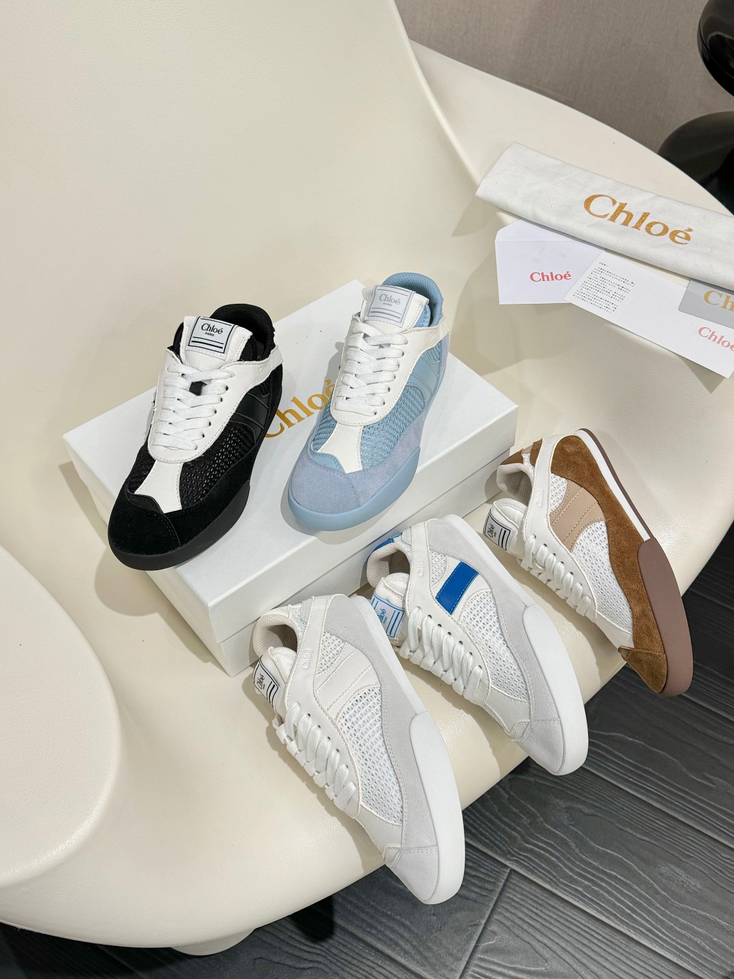 NO:230847,Chloe Chloe/Koyi 25 spring and summer new style German training shoes imported fabric / imported environmentally friendly suede / original molded gauze mesh Outsole TPU outsole / ultra-light wear-resistant velvet combination, Size#35-41 (41 customized, non-return and exchange) original sole, popular internet celebrities, top casual vacation series Big internet celebrities are unanimously pursuing this style, and it is difficult to find out the stock. The indispensable single slippers in midsummer are very attractive to fashionable and sporty style, showing your elegance, lightness, slimness, and whiteness in your way. There are 18 colors to choose from, casual shoes/sports shoes, chloe, loewe, sneakers, slippers, cowhide, chamois leather19860909Chloe 克洛伊/蔻依 25春夏新款 德训鞋 面料进口牛皮/进口环保麂皮/原版开模纱网 大底TPU大底/超轻耐磨绒组合,Size#35-41（41订做不退换）原版鞋底,网红爆款,顶级休闲度假系列 大咖网红一致追求此款,更是断货一度难求 盛夏不可缺少的单品拖鞋,上脚极具吸引时髦运动风尚,以你的方式彰显你的优雅、轻便、显瘦、显脚白,有18个颜色可选,休闲鞋/运动鞋,chloe,loewe,sneakers,slippers,cowhide,chamois leather,Women's Shoes