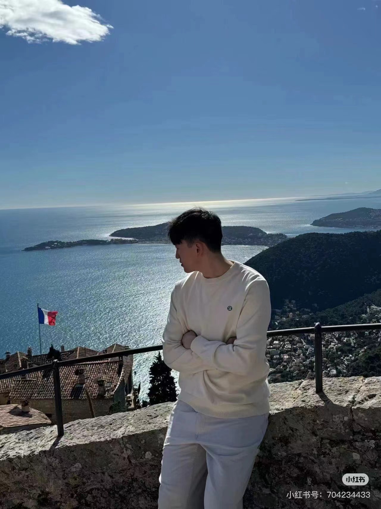 💰80 高品质雪梨纸精包装
lululemon/露露2026春季经典小标情侣圆领休闲卫衣！
 原货尾单出口海外订单！！客百分百华棉面料 超亲肤💨
最炫的露露卫衣 ！冬季作为打底春秋单穿都是不错的上身非常显瘦大气
下摆和袖口采用客螺纹设计 十分吸睛！
这次的logo也十分惹眼立体印花logo 露露标也更加有活力！
面料细腻垂感十足非常有质感 上身舒适！！
非常适合秋冬的时候穿哈 大家抓紧下手！！
露露秋季主打款！！小工厂压根做不出来的 舒适感相当的好！！
颜色白色 黑色
尺码M-3XL（尺码表见图九）
