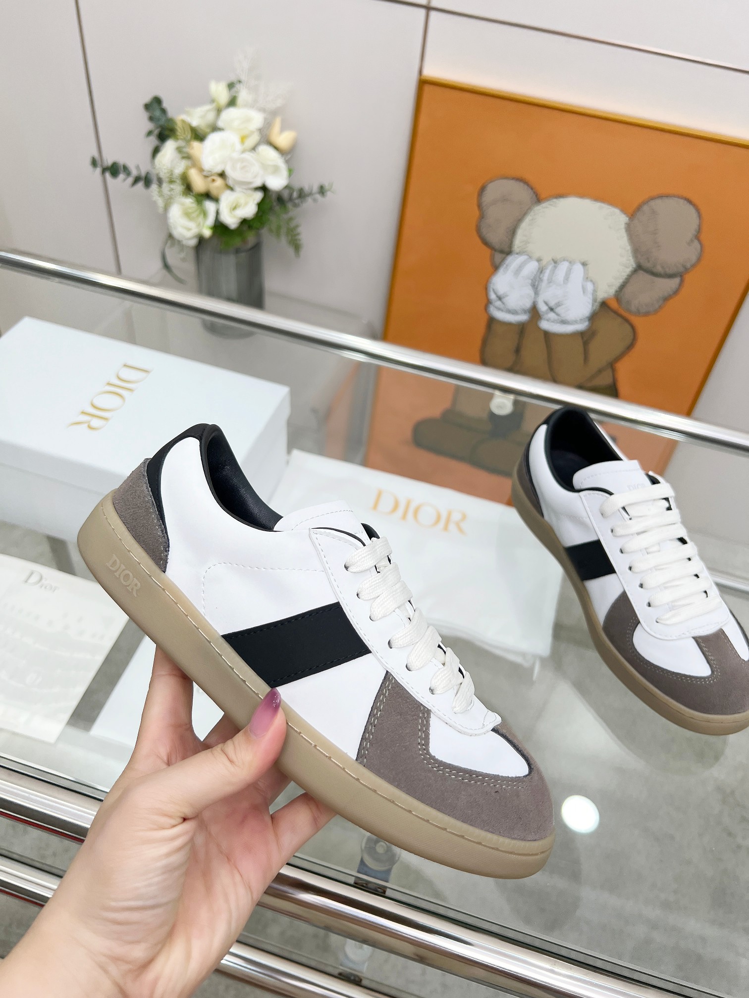 NO:385813,Dior B01 Desert shoes Dior D Home 2025 summer lace-up college style fashion casual shoes Desert shoes skateboard shoes add a touch of elegance. The light sole is extremely comfortable and highlights the charm of sports style. It can add fashionable temperament to various casual styles., Casual shoes/sports shoes, dior, dior, dior, sneakers19860909Dior B01德训鞋 迪奥D家2025夏季系带学院风时尚休闲鞋德训鞋滑板鞋 增添一丝优雅气质.轻盈的鞋底舒适非凡,彰显运动风格的魅力.可为各式休闲造型增添时尚气质.,休闲鞋/运动鞋,dior,dior,dior,sneakers,Women's Shoes