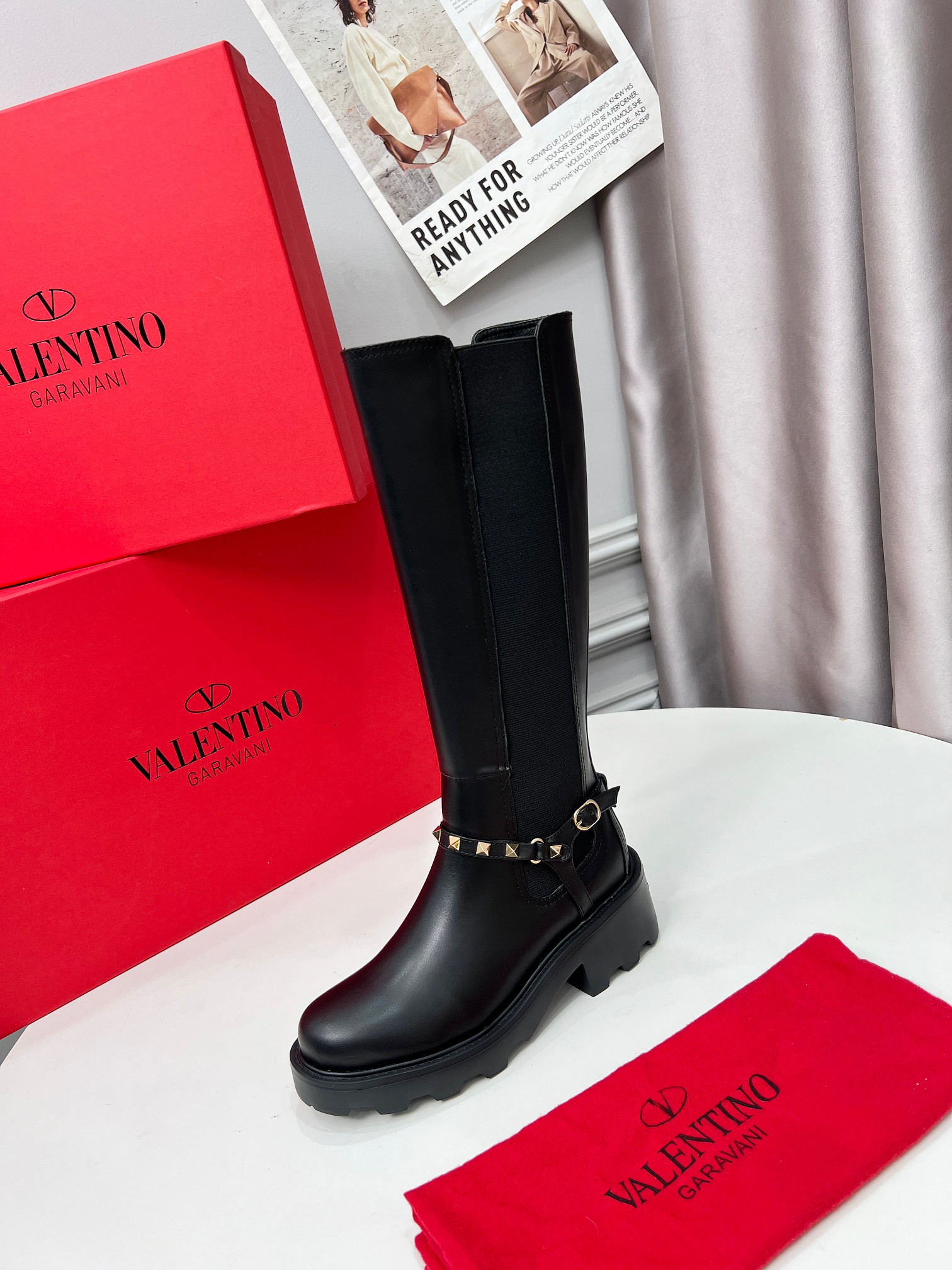 NO:489251,[Celebration] [Celebration] [Celebration] Valentino Willow Nail 2025 new Chelsea. It's super beautiful on the feet. Super comfortable. The top layer of cowhide, inner sheepskin. Size 35-41., Boots, valentino, boots, cowhide, sheepskin19860909[庆祝][庆祝][庆祝]华伦天奴柳钉款2025新款切尔西.上脚超级漂亮..超级舒服.头层牛皮,内里羊皮. 码数35-41 .,靴子,valentino,boots,cowhide,sheepskin,Women's Shoes