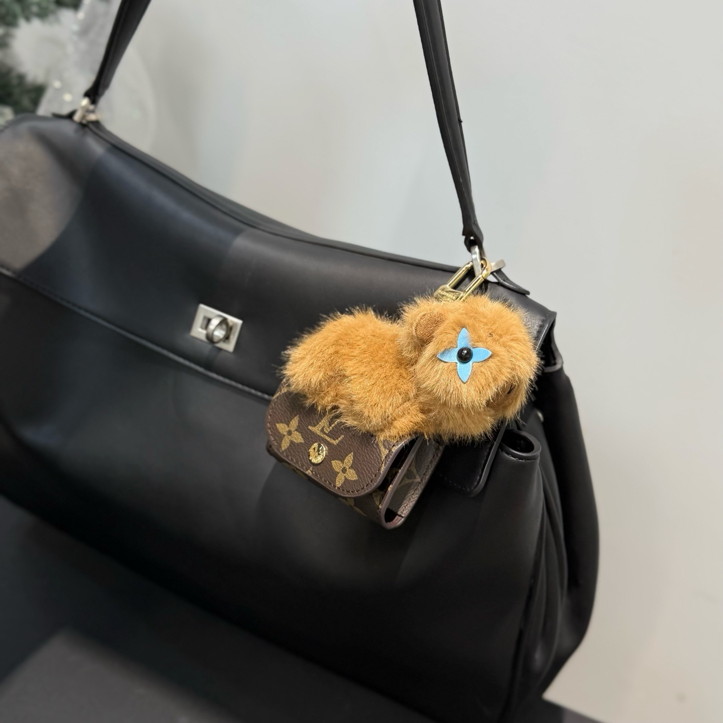 Louis Vuitton Luxury Handbag Collection 4