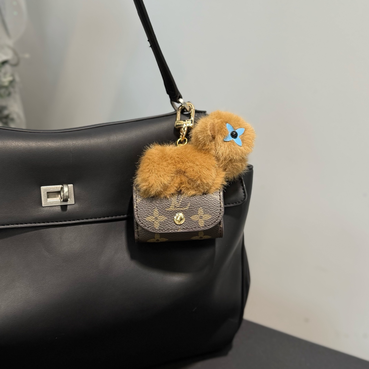 Louis Vuitton Luxury Handbag Collection 7