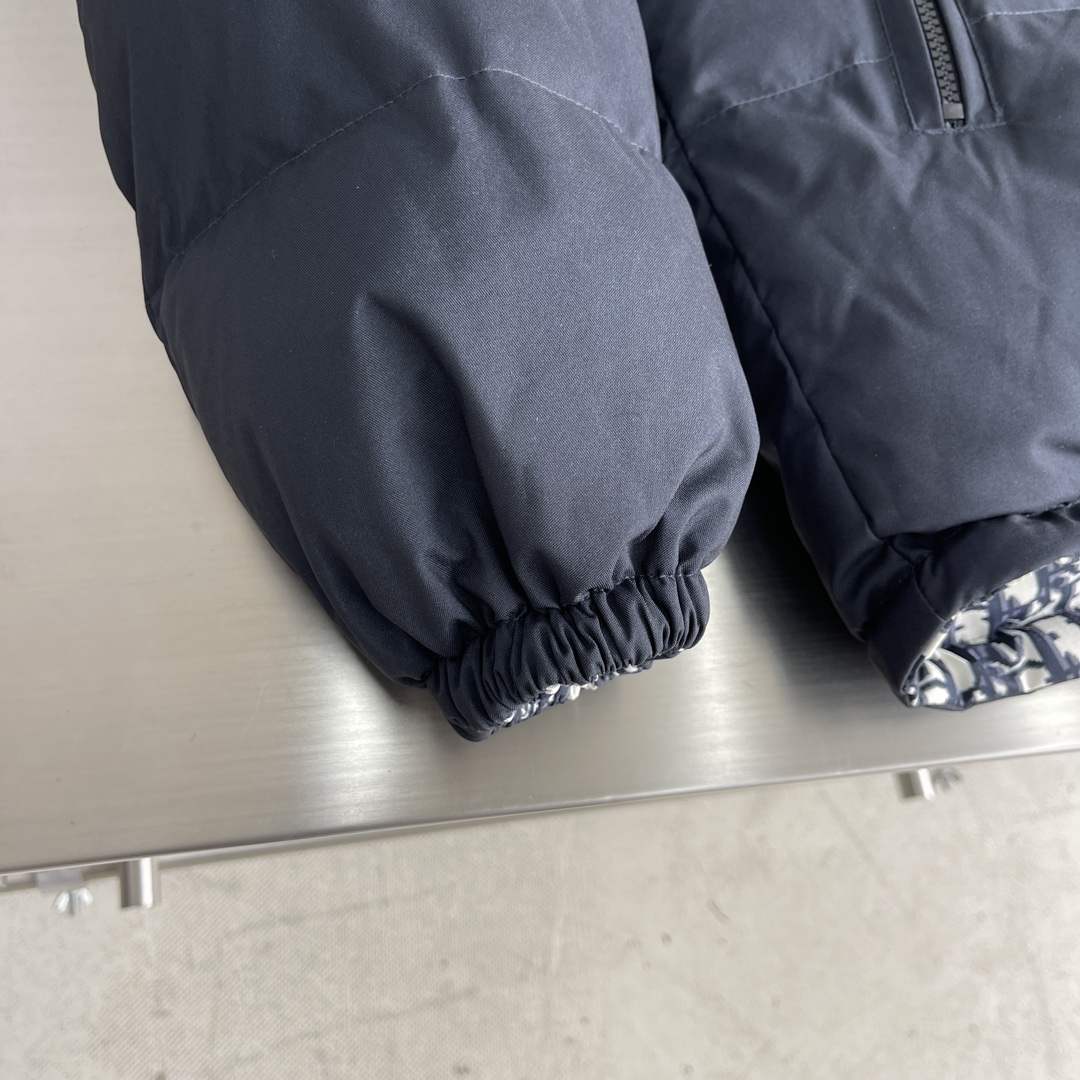 -Dio 秋冬爆款回顾 ——满印提花字母logo双面穿拉链连帽羽绒服 男女同款 高版本码数：S.M.L.