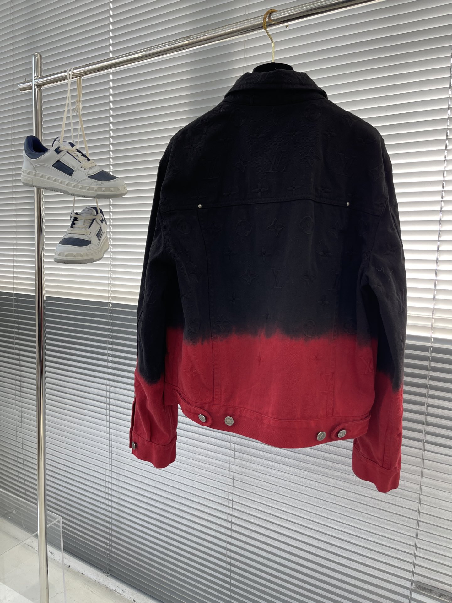 Louis Vuitton 24SS Gradient Monogram Denim Jacket - Unique Style 2 i1705482371 2066 0