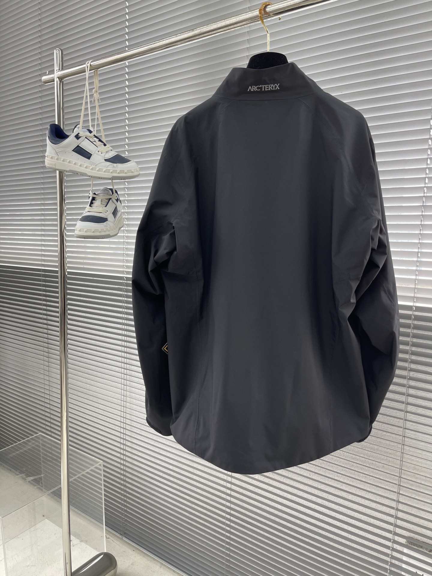 Arc'teryx Men's Black Windproof and Waterproof Lightweight Jacket 2 i1709632817 7476 1