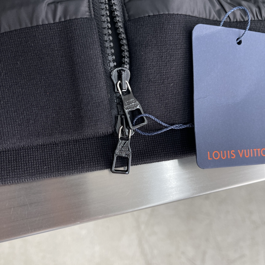 Louis Vuitton 2025 Early Spring Black Jacket - Comfortable and Stylish 7 i1711013876 9184 3