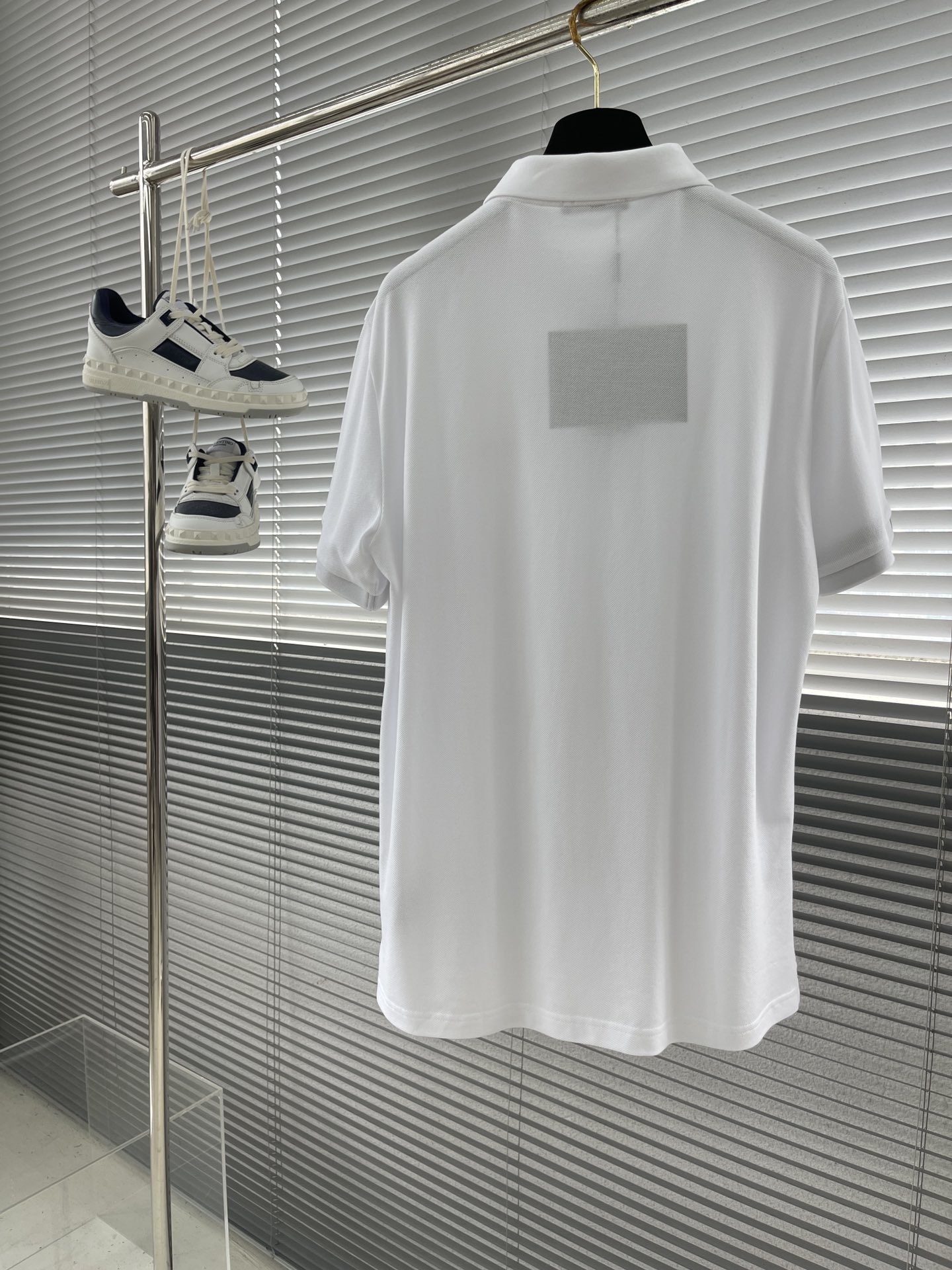 

-PRAD 25SS字母Logo翻领Polo
精选原版大单珠地面料  面料立体有型 领子螺纹同步染色